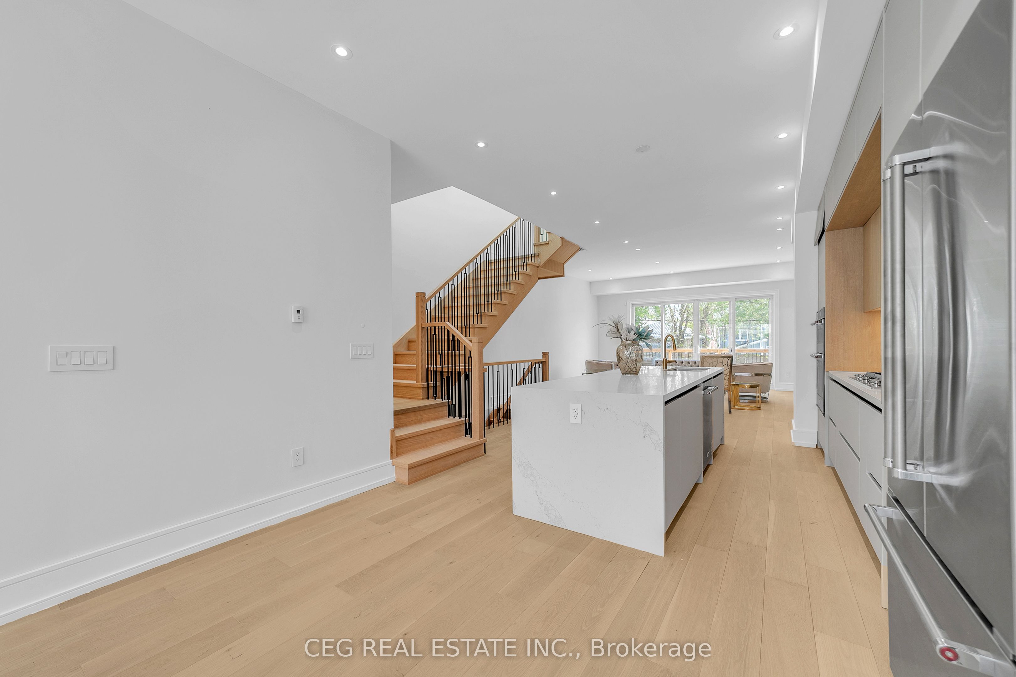 21 Sixteenth Street Property Photo 24