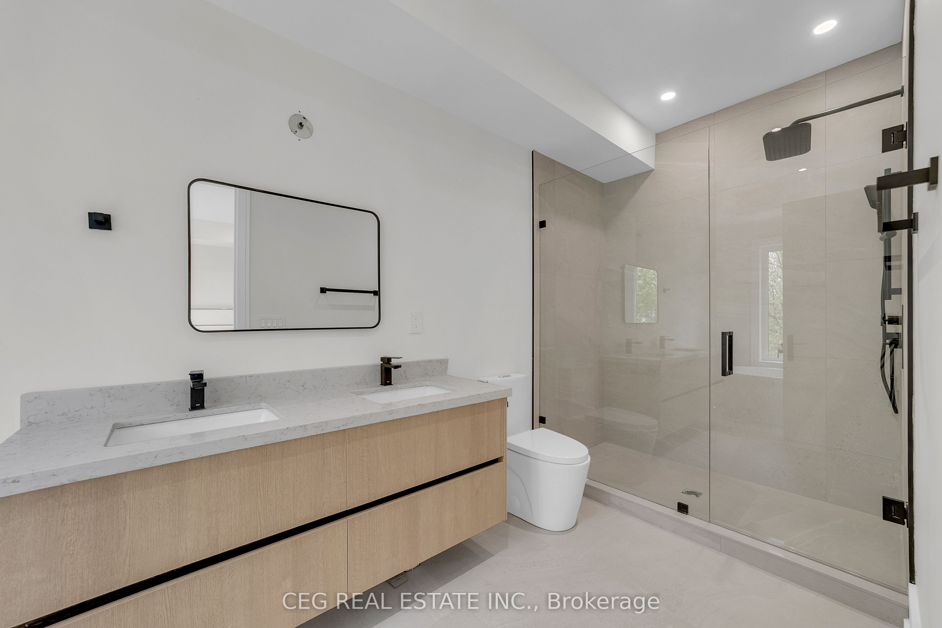 21 Sixteenth Street Property Photo 36