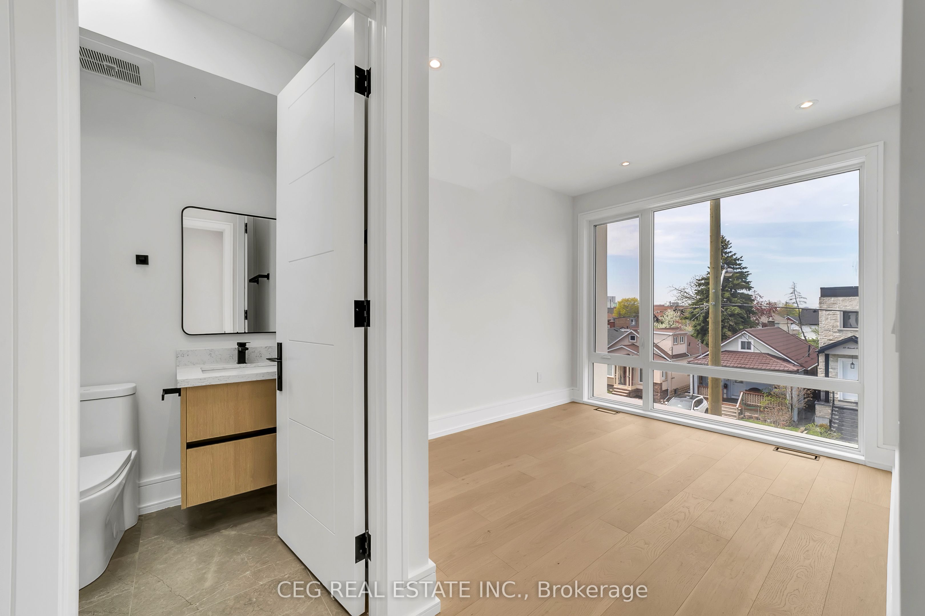 21 Sixteenth Street Property Photo 41
