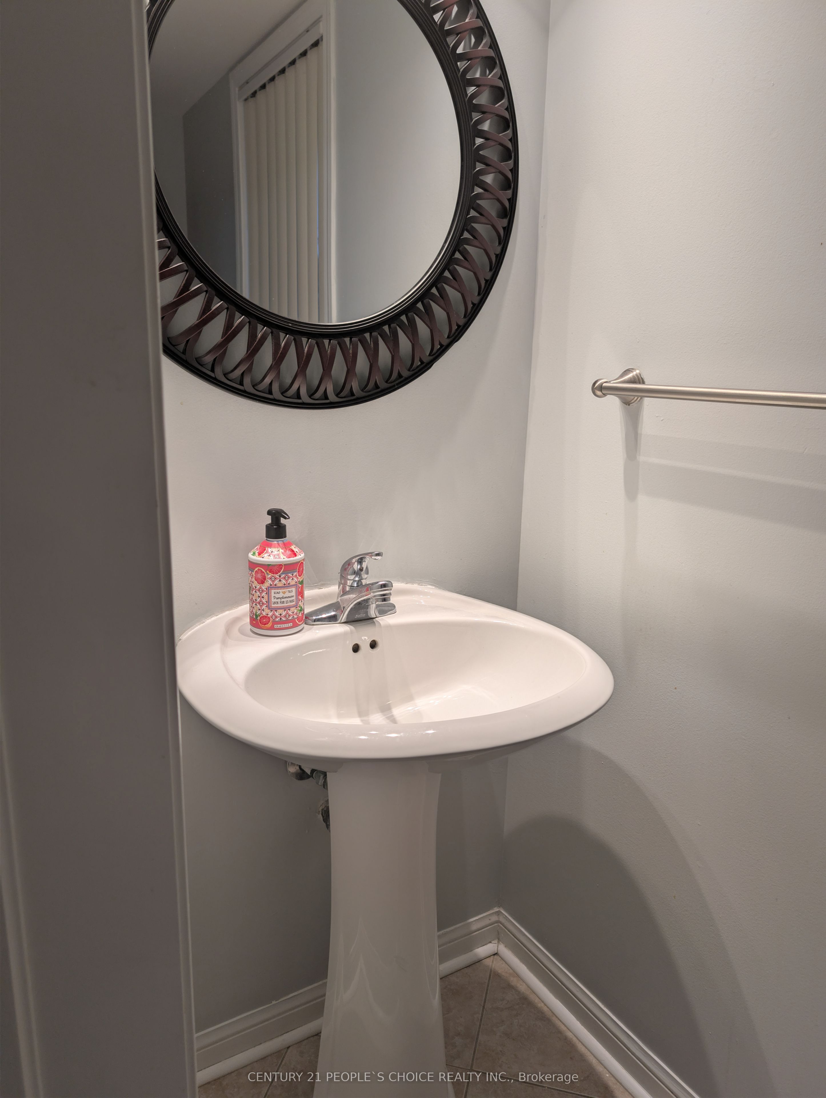 228 Fandango Drive Property Photo 4