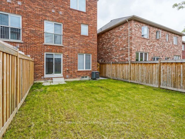 151 Bob Yuill Drive Lower Property Photo 3