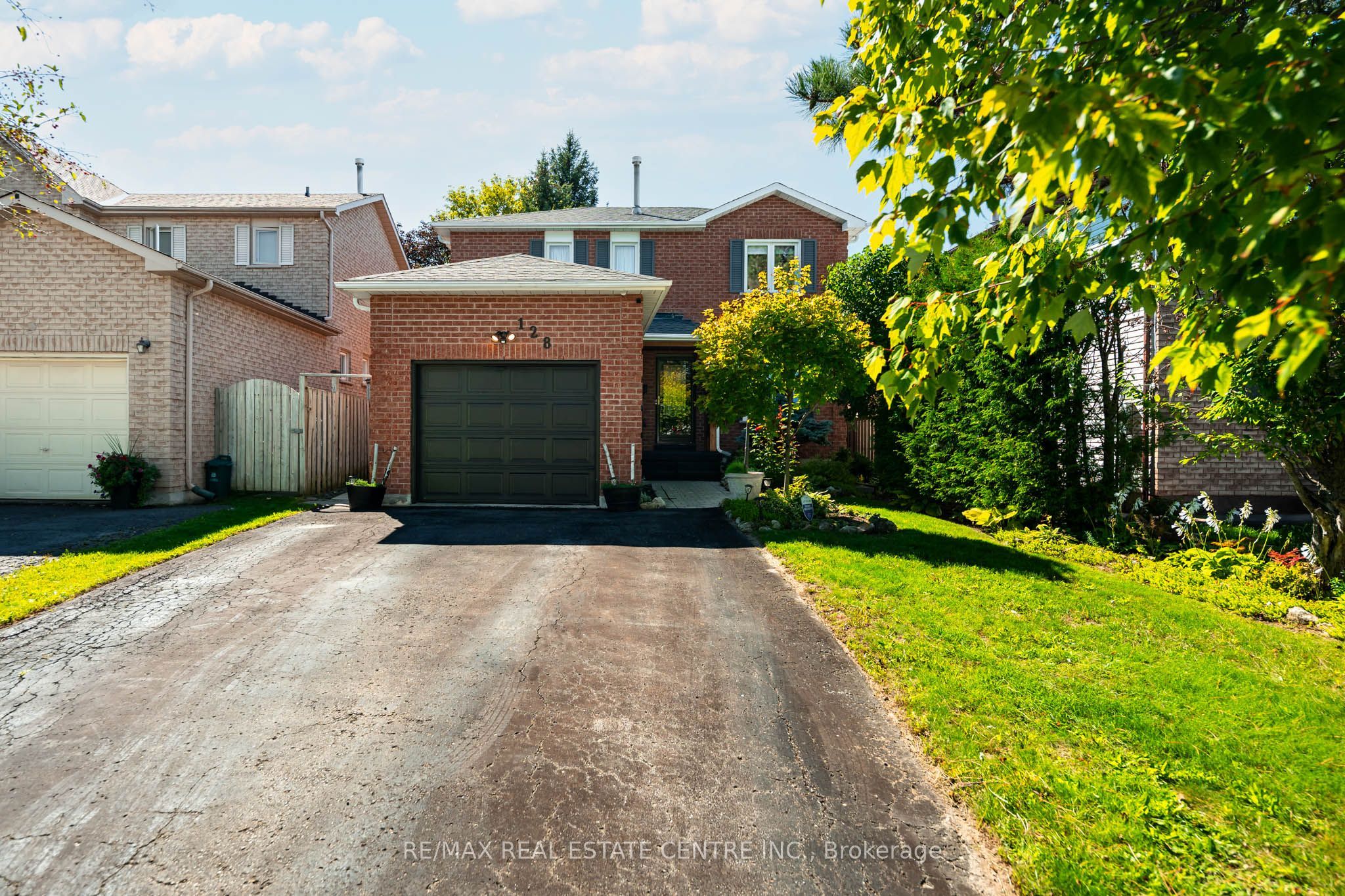 128 Elaine Drive Property Photo 1