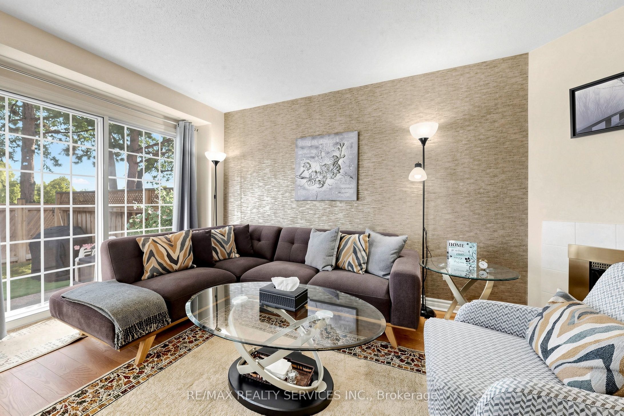 74 Heathcliffe Square Property Photo 6