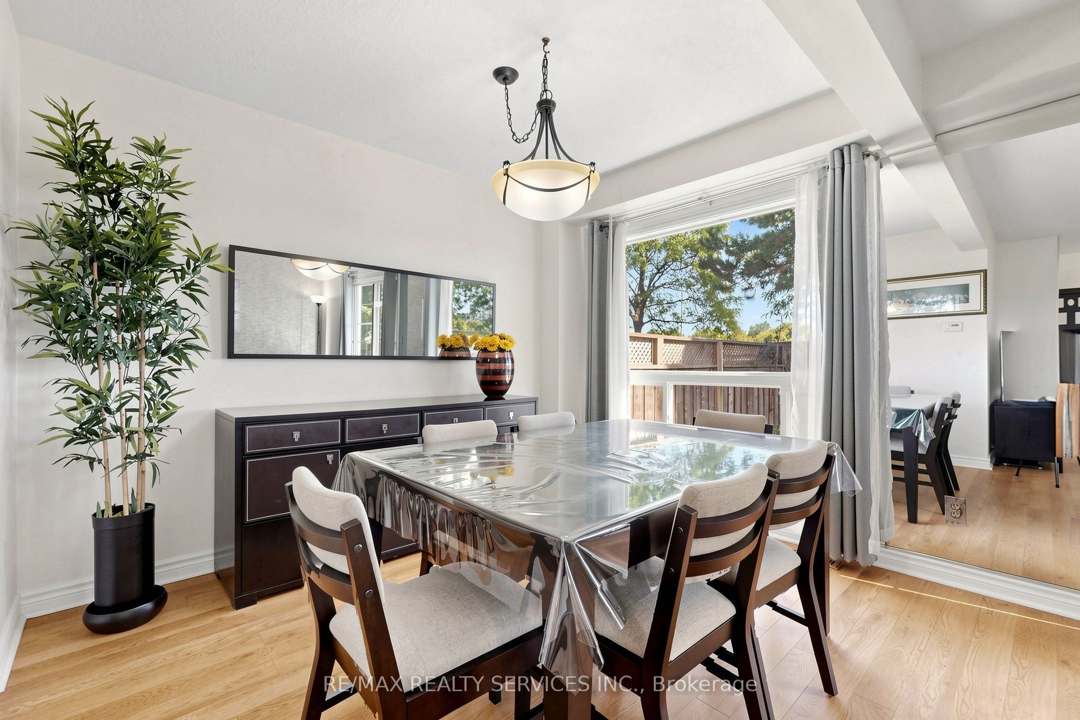 74 Heathcliffe Square Property Photo 15