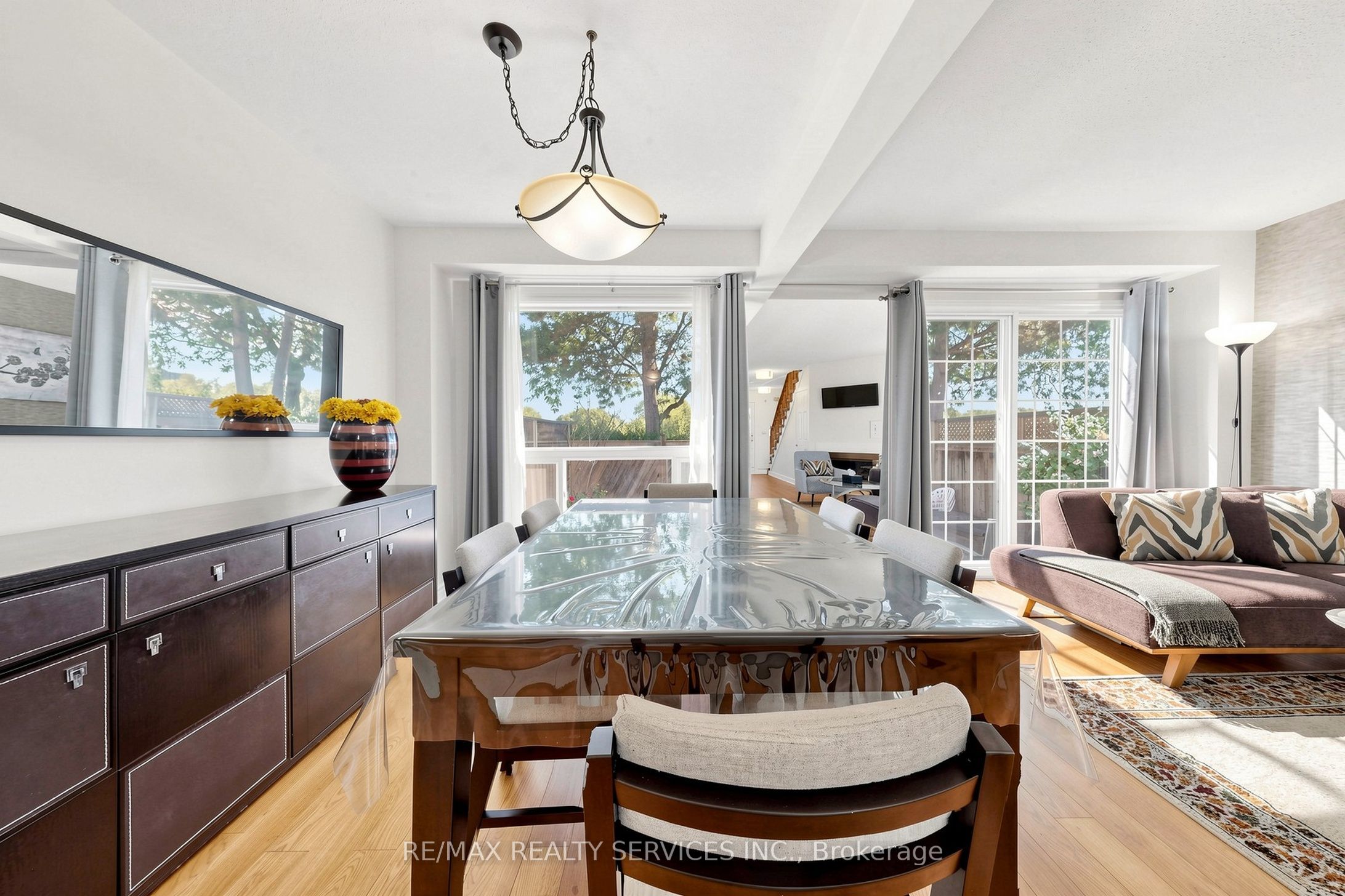 74 Heathcliffe Square Property Photo 16