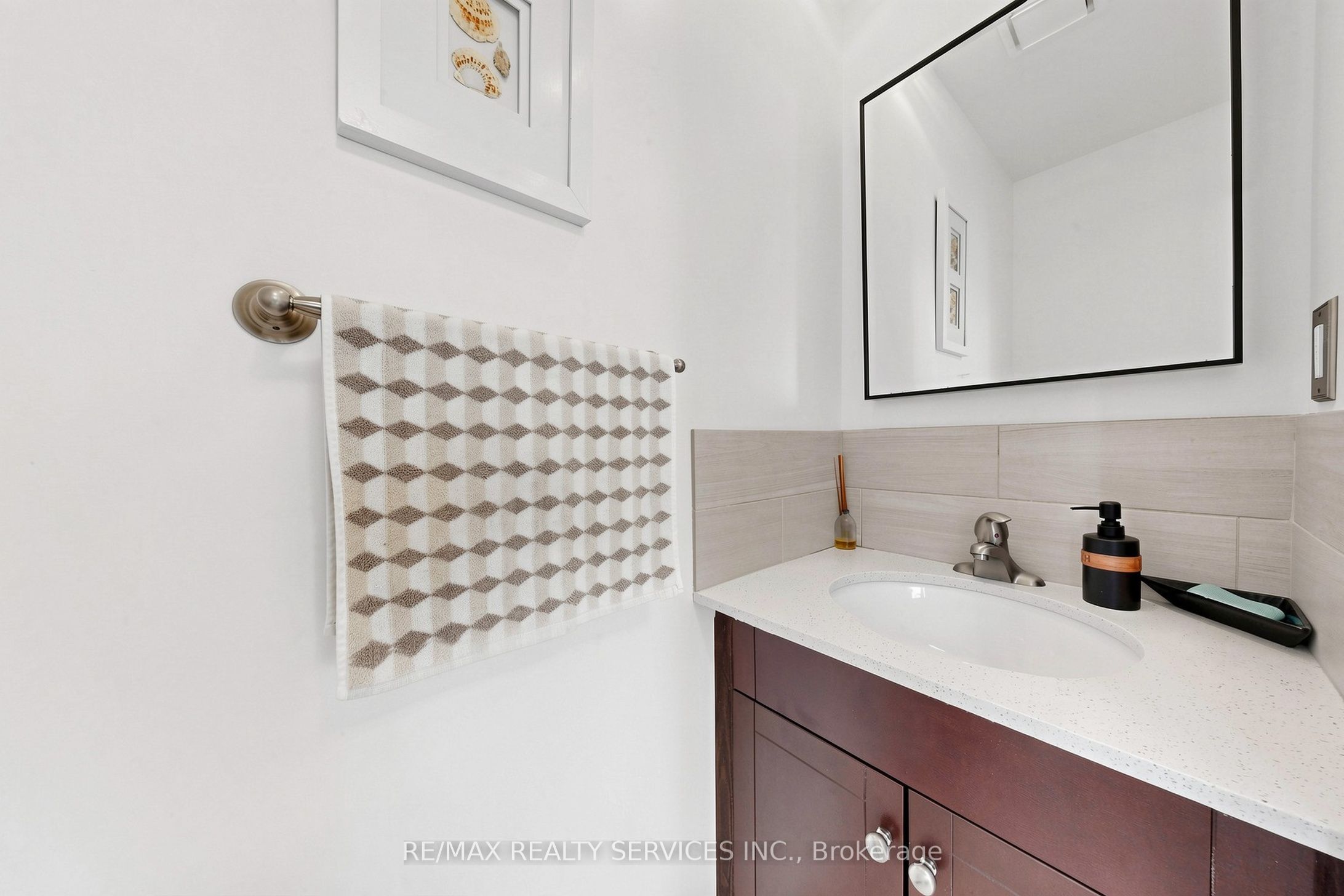 74 Heathcliffe Square Property Photo 18