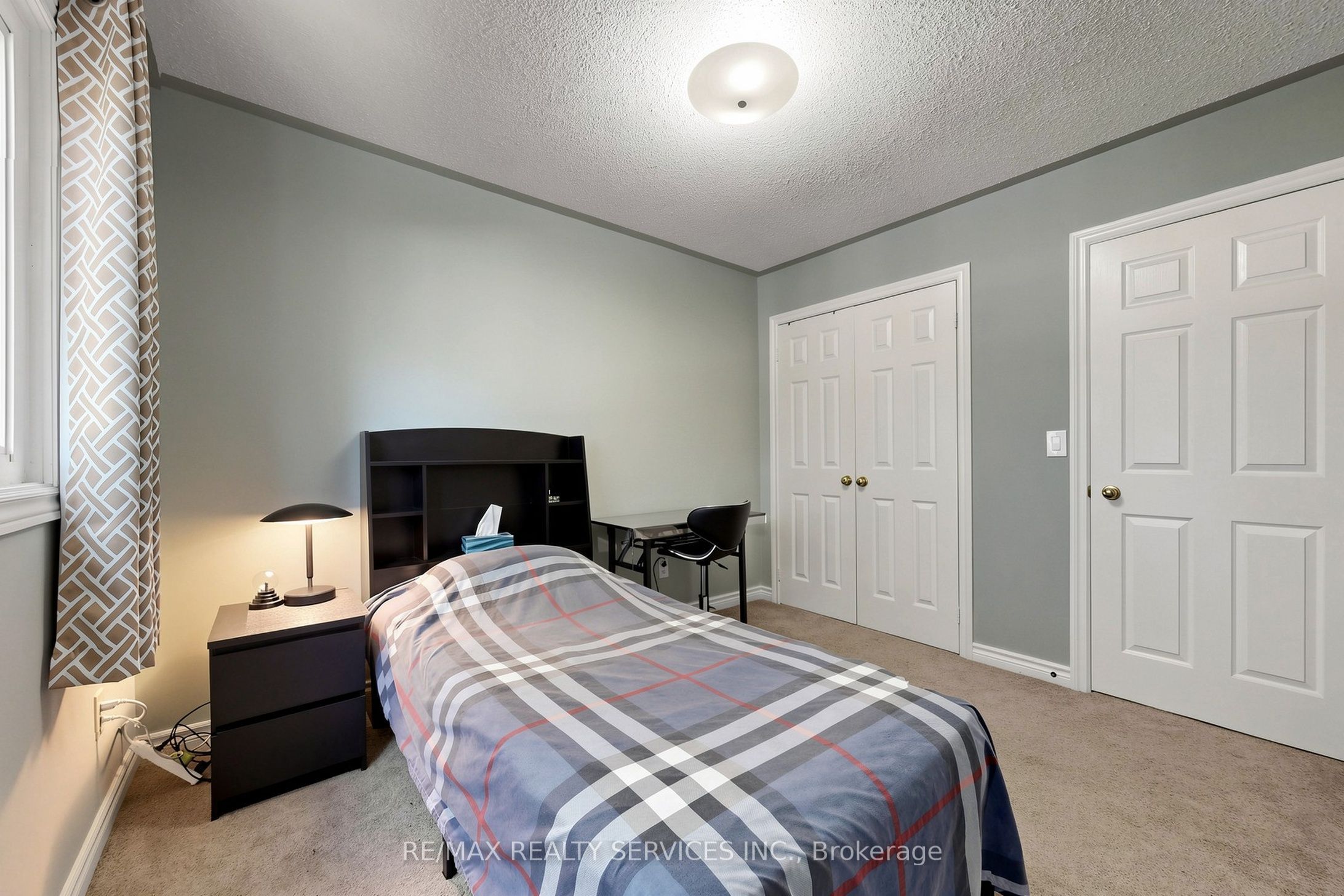 74 Heathcliffe Square Property Photo 29