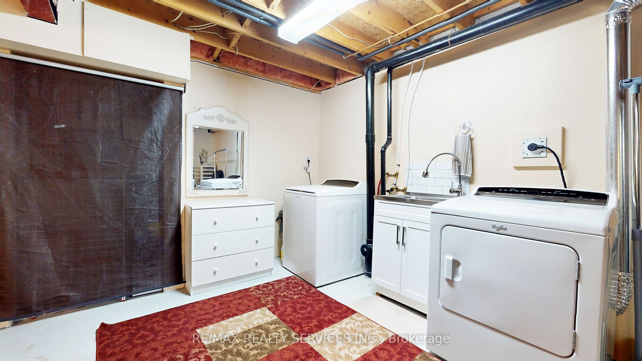74 Heathcliffe Square Property Photo 32