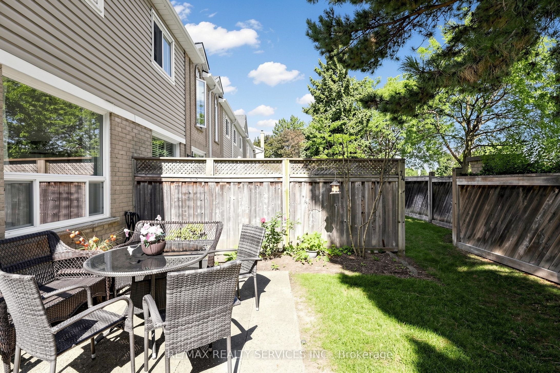 74 Heathcliffe Square Property Photo 37