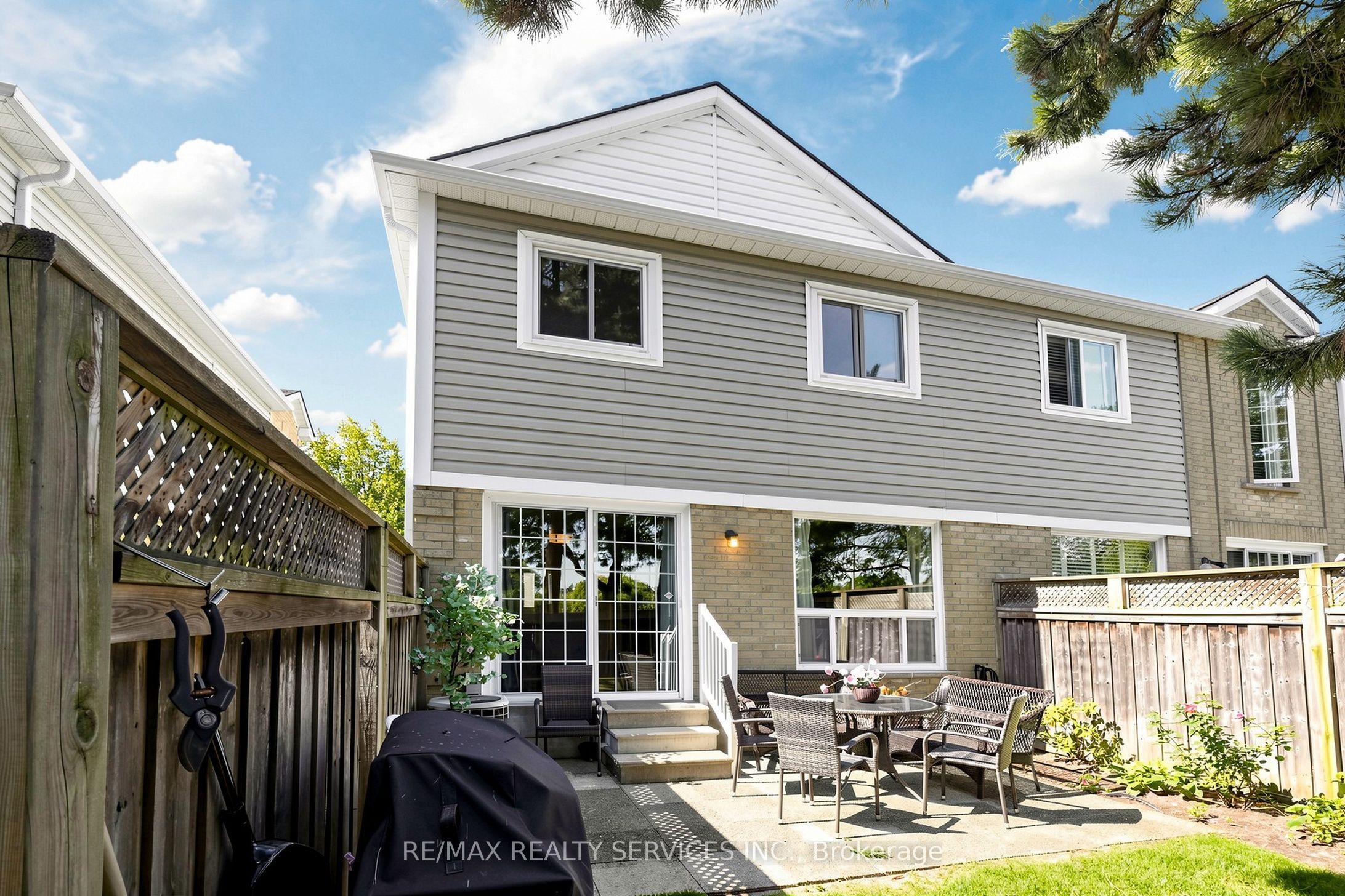 74 Heathcliffe Square Property Photo 38