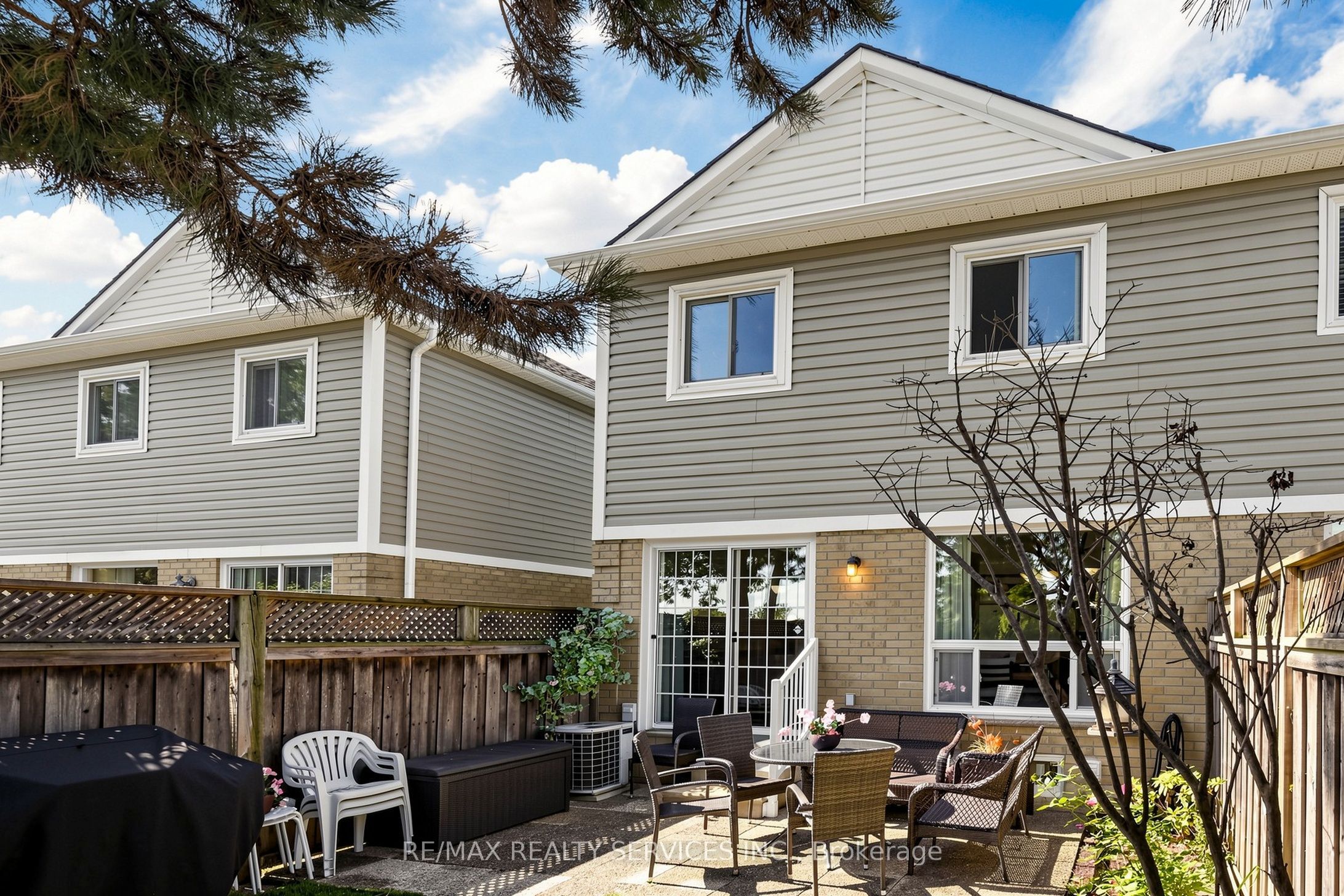 74 Heathcliffe Square Property Photo 39