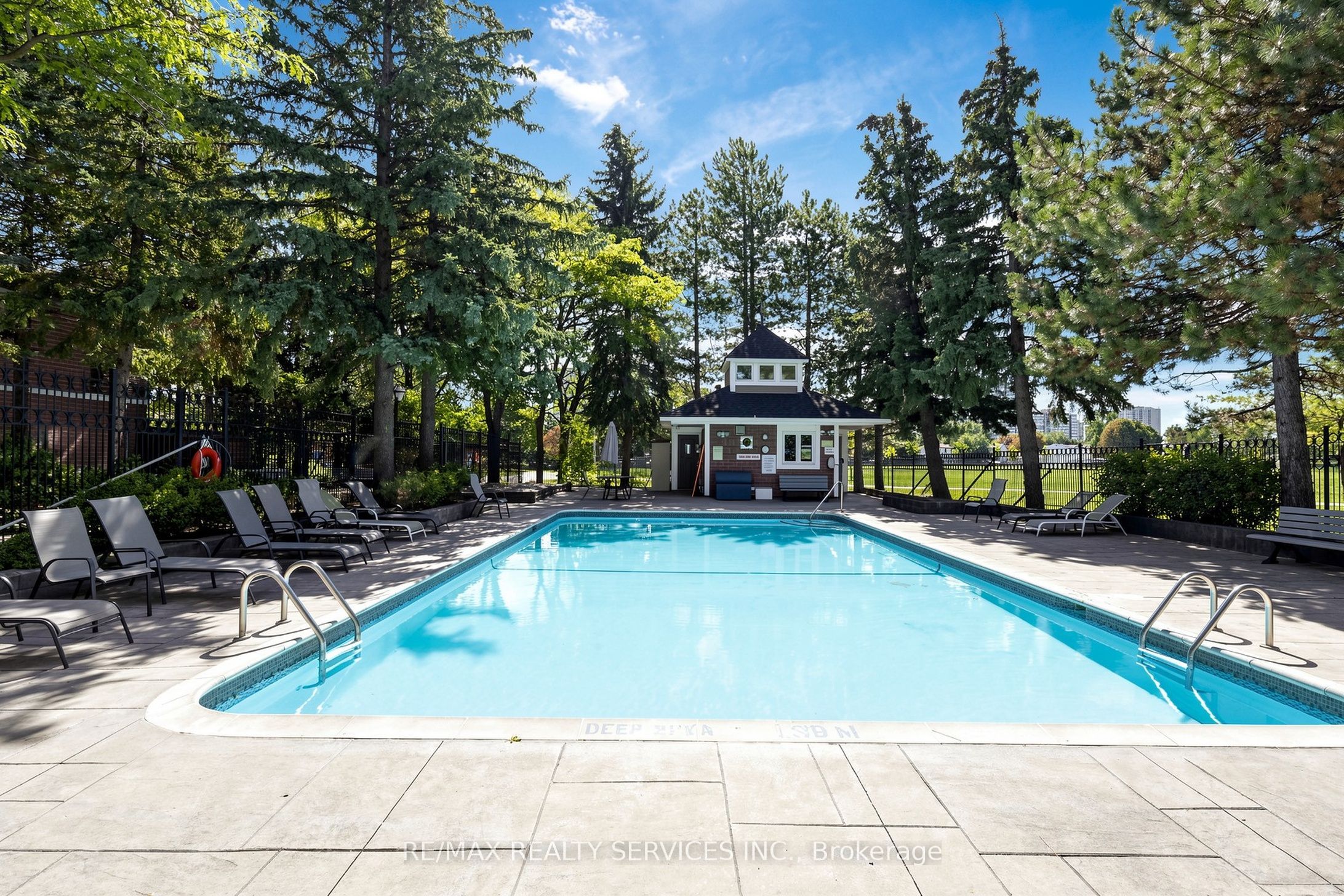 74 Heathcliffe Square Property Photo 42