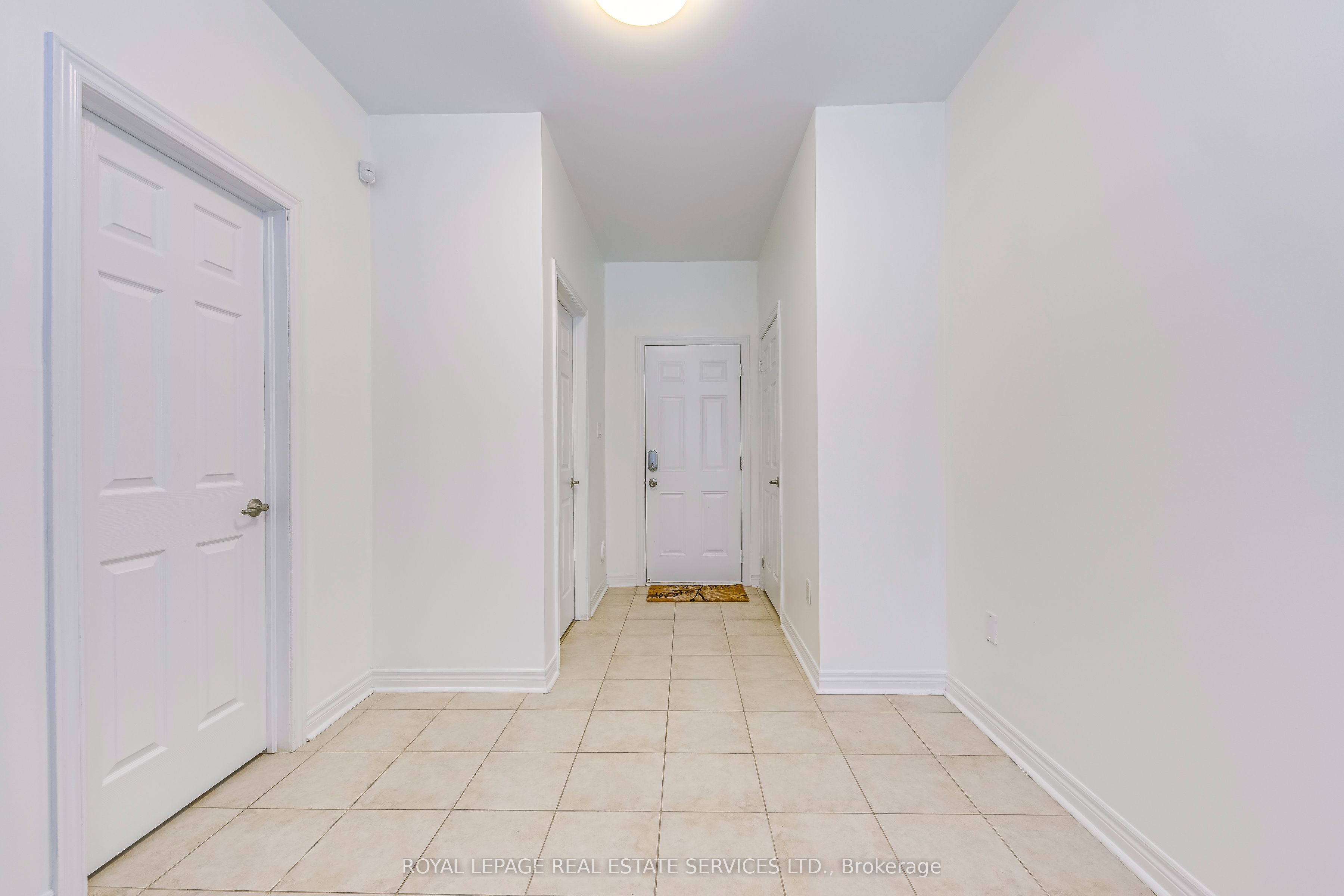 3072 Eberly Woods Drive Property Photo 4