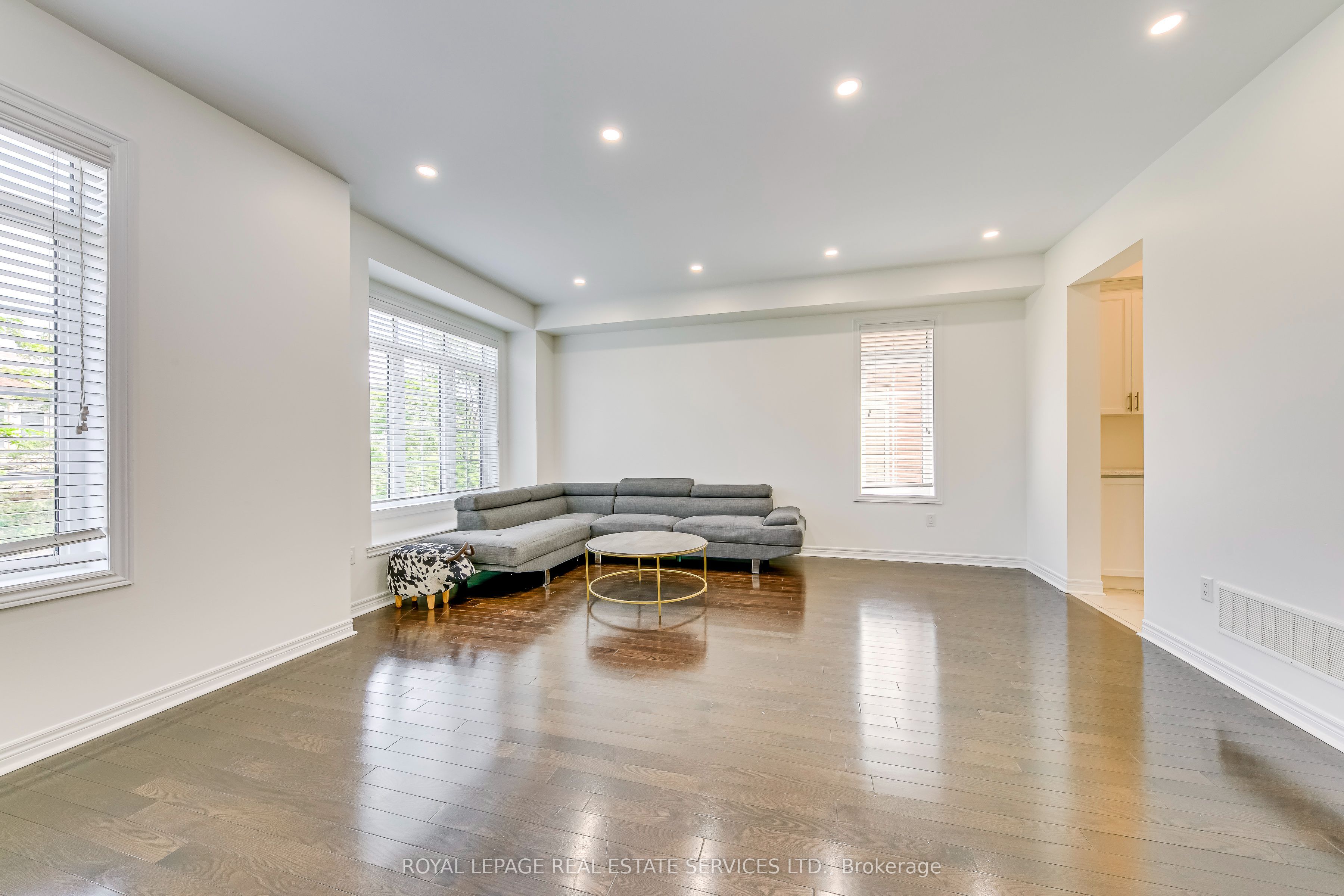 3072 Eberly Woods Drive Property Photo 10