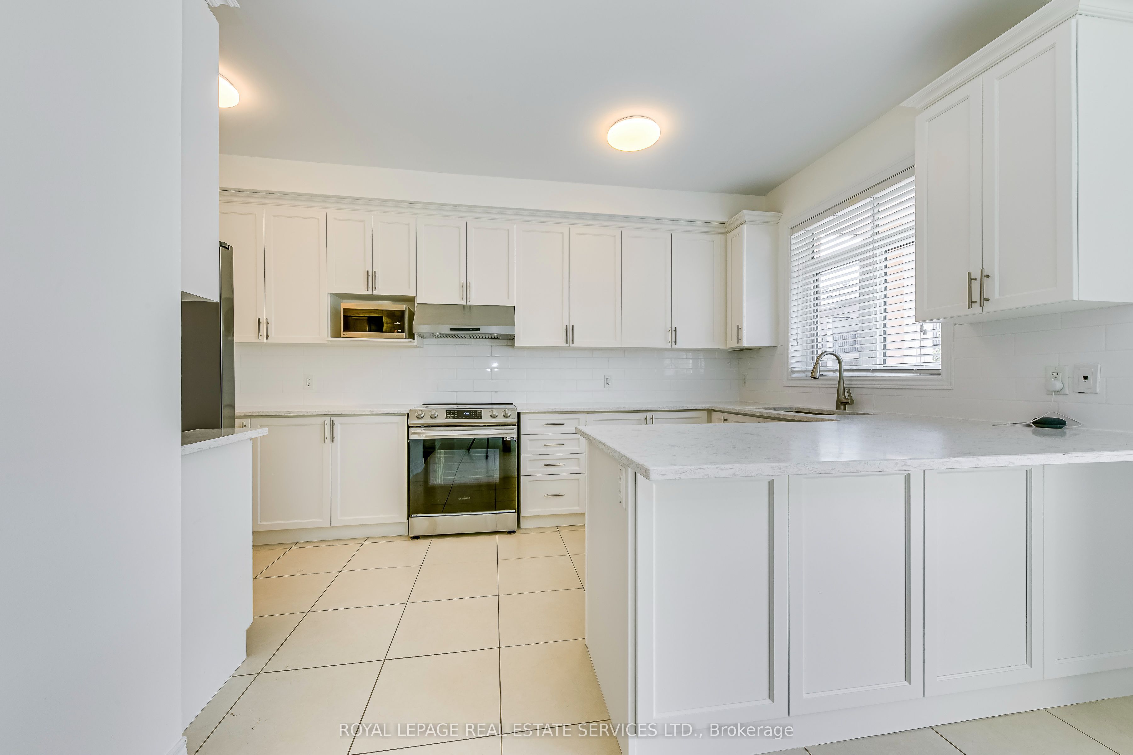 3072 Eberly Woods Drive Property Photo 13