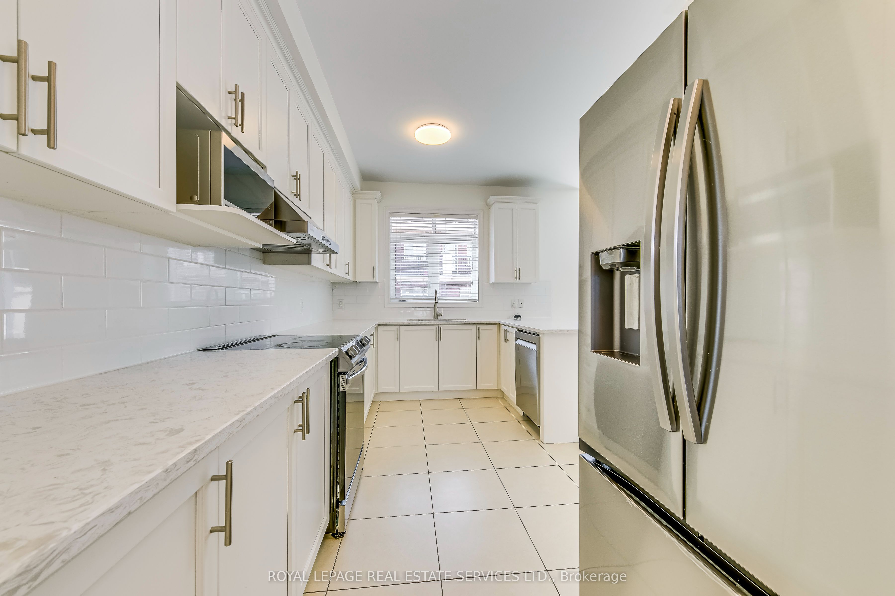 3072 Eberly Woods Drive Property Photo 14