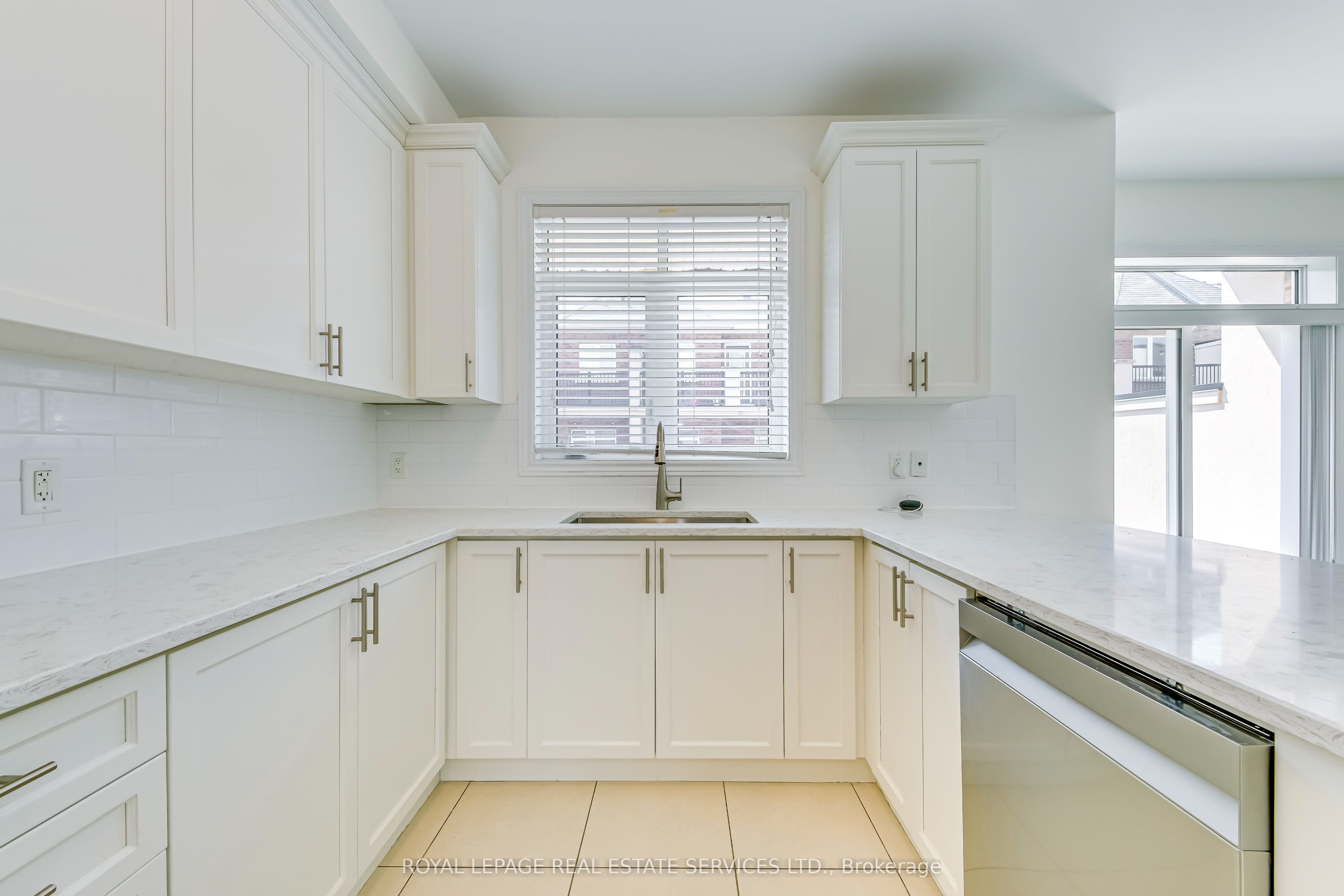 3072 Eberly Woods Drive Property Photo 16