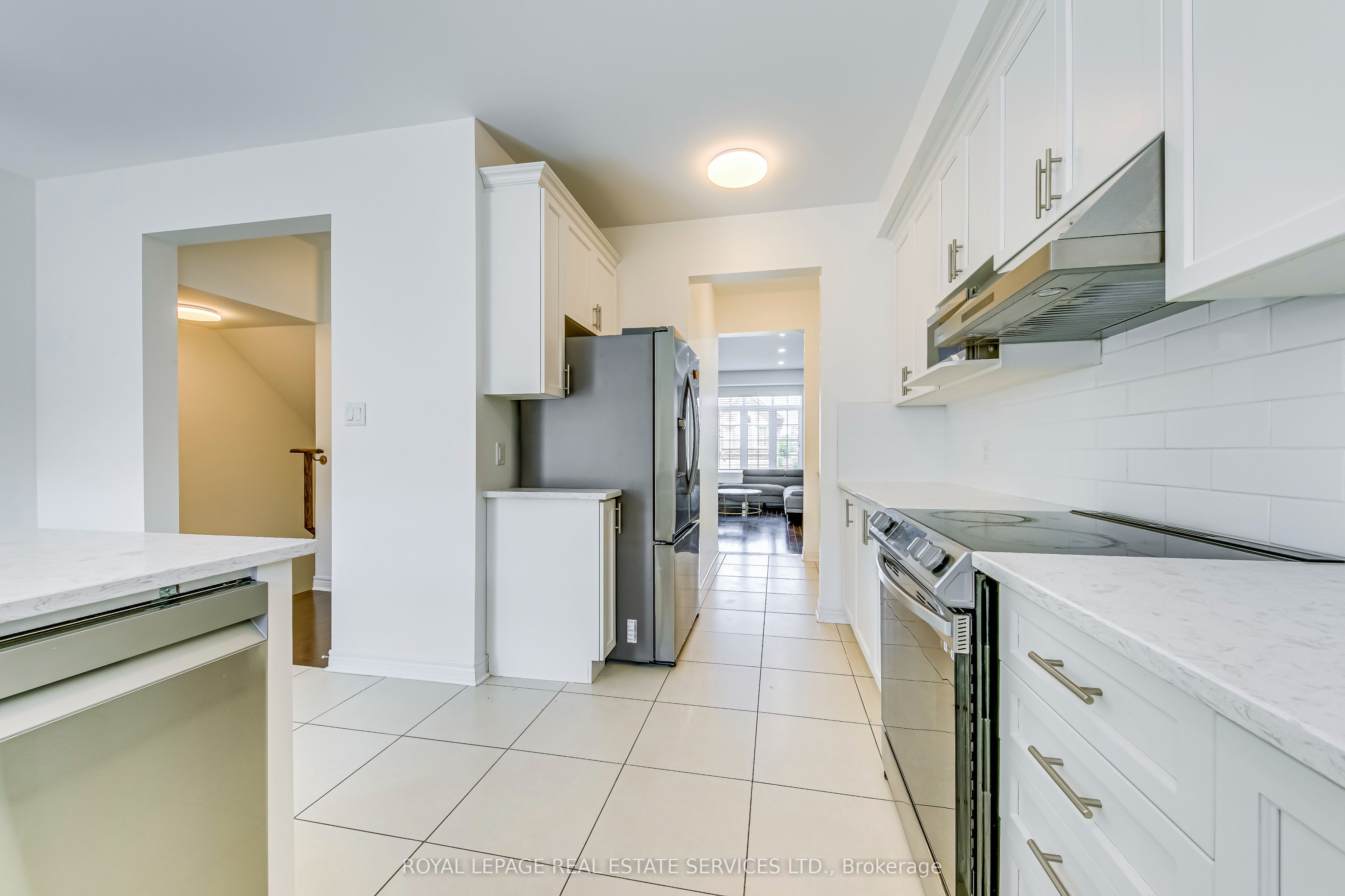 3072 Eberly Woods Drive Property Photo 17