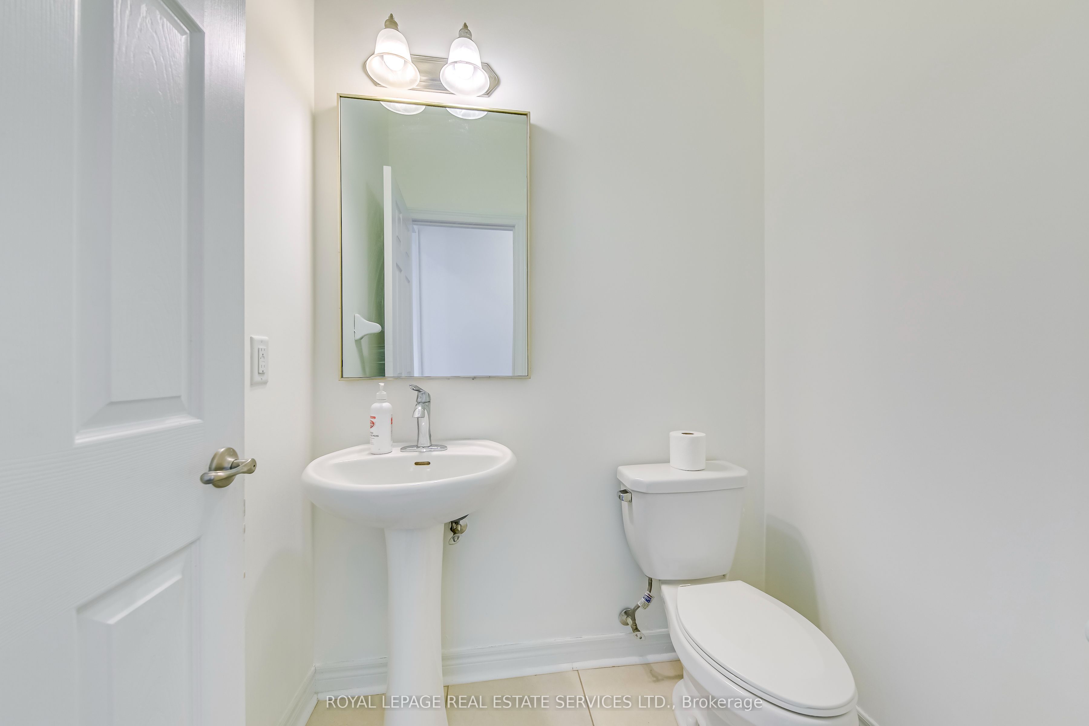 3072 Eberly Woods Drive Property Photo 23