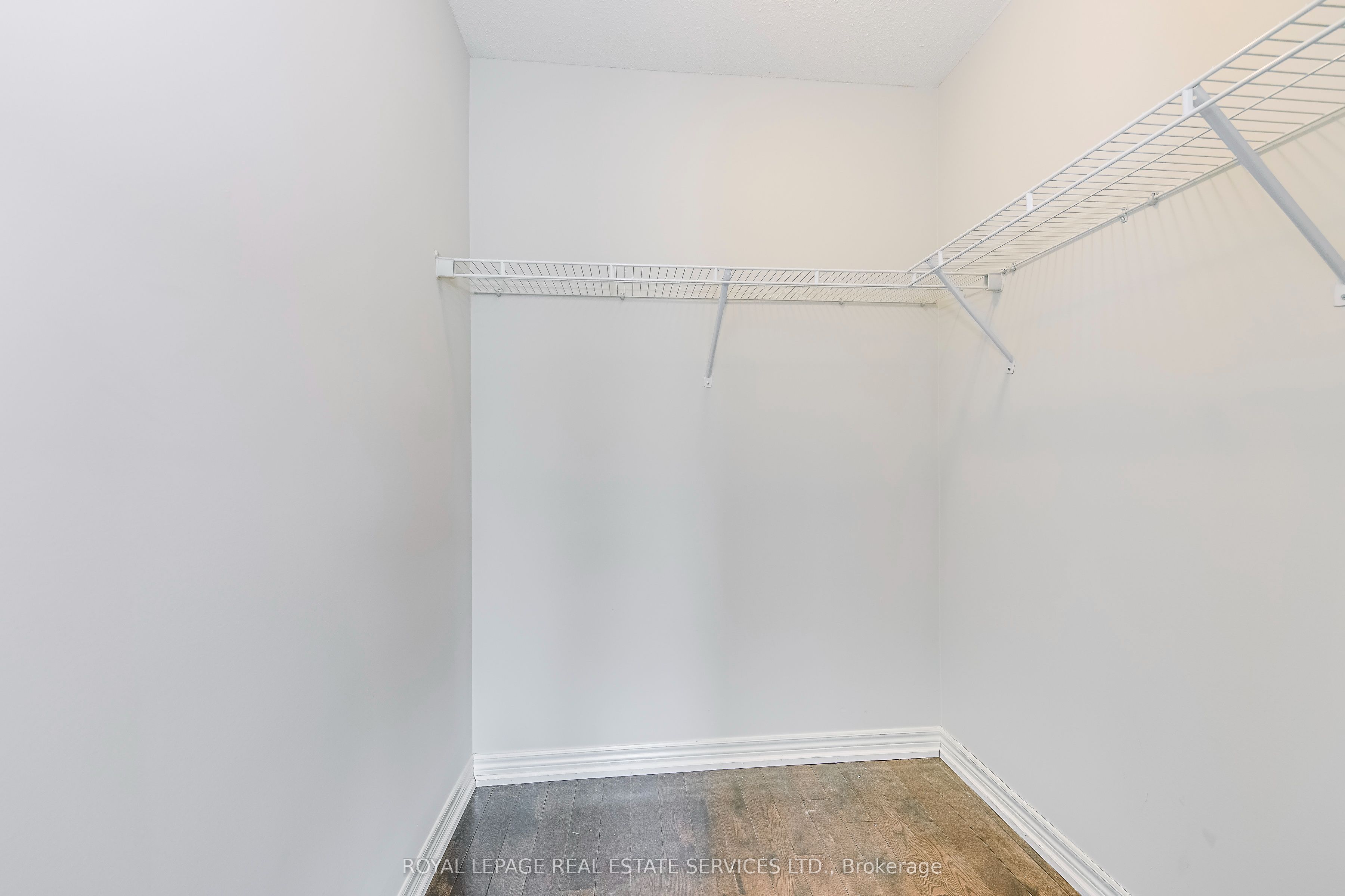 3072 Eberly Woods Drive Property Photo 31