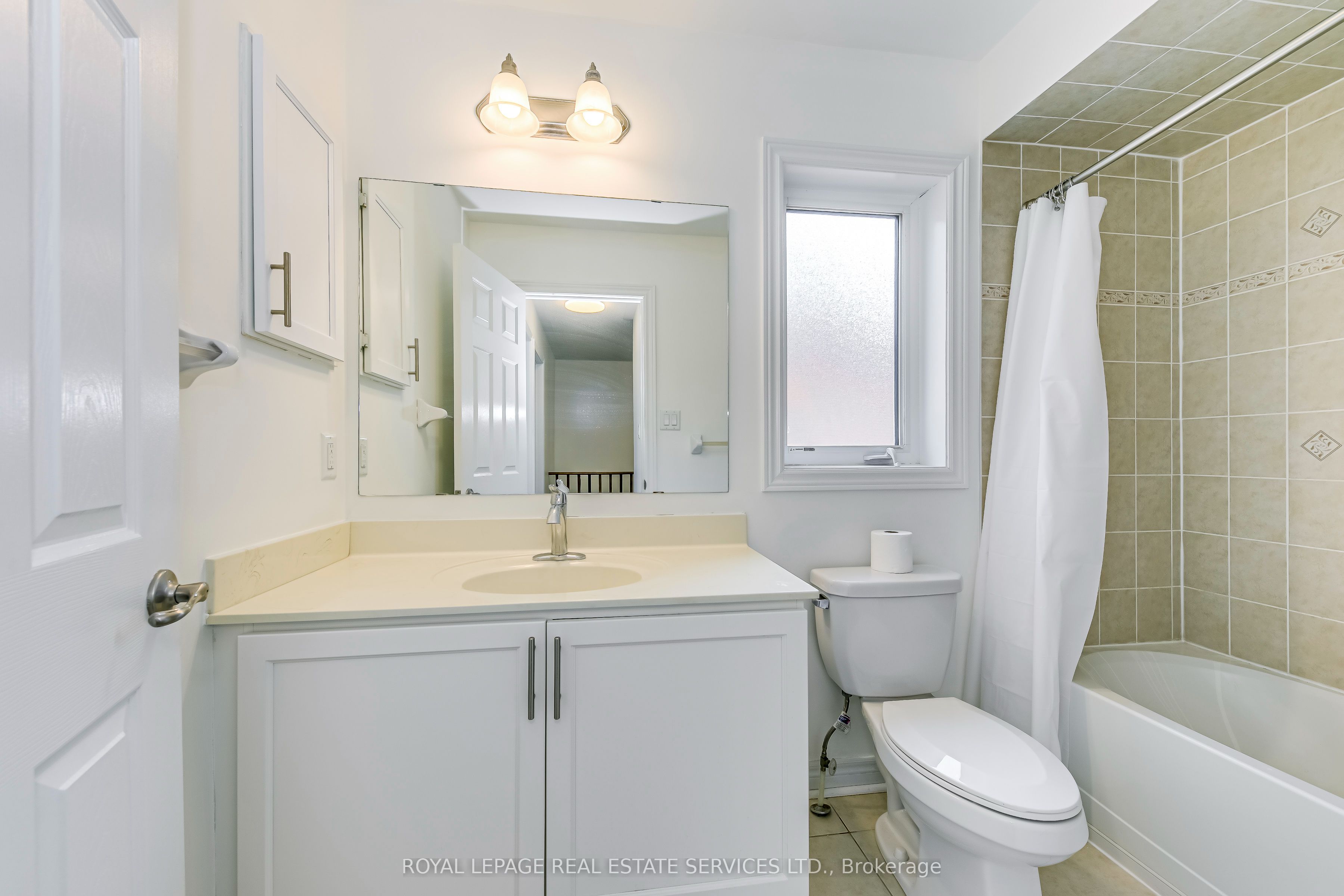 3072 Eberly Woods Drive Property Photo 36