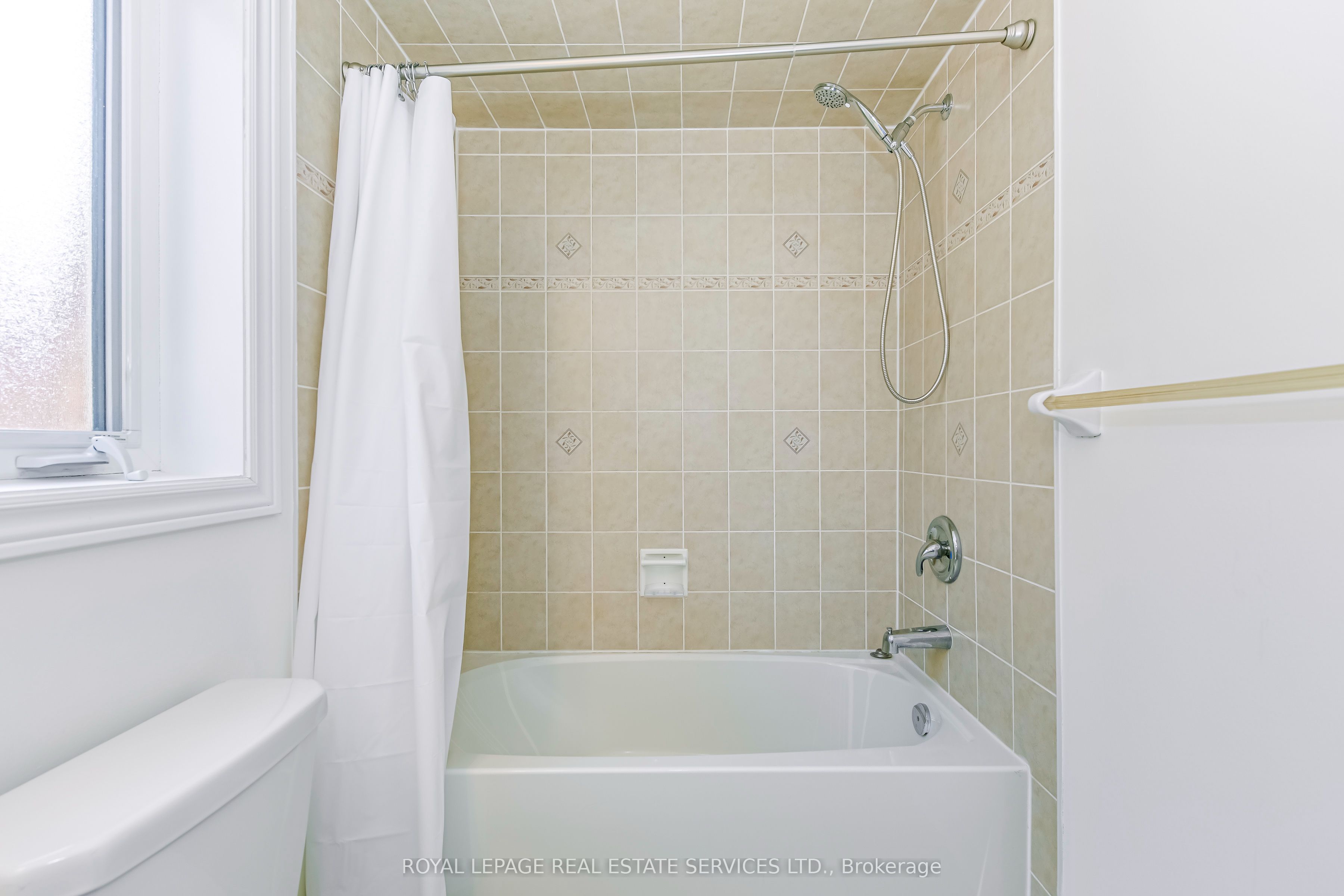 3072 Eberly Woods Drive Property Photo 37
