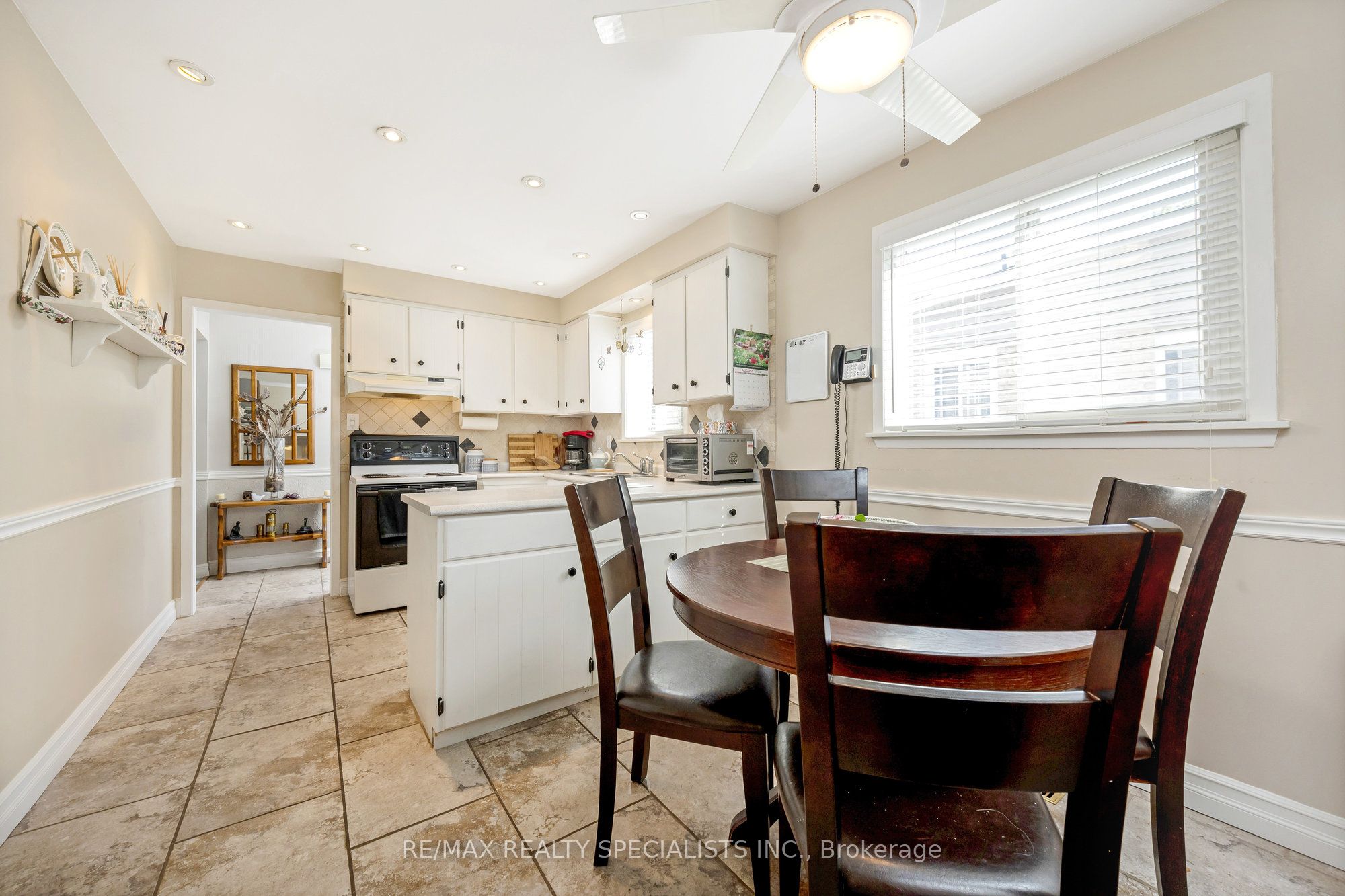 6356 Chaumont Crescent Property Photo 11