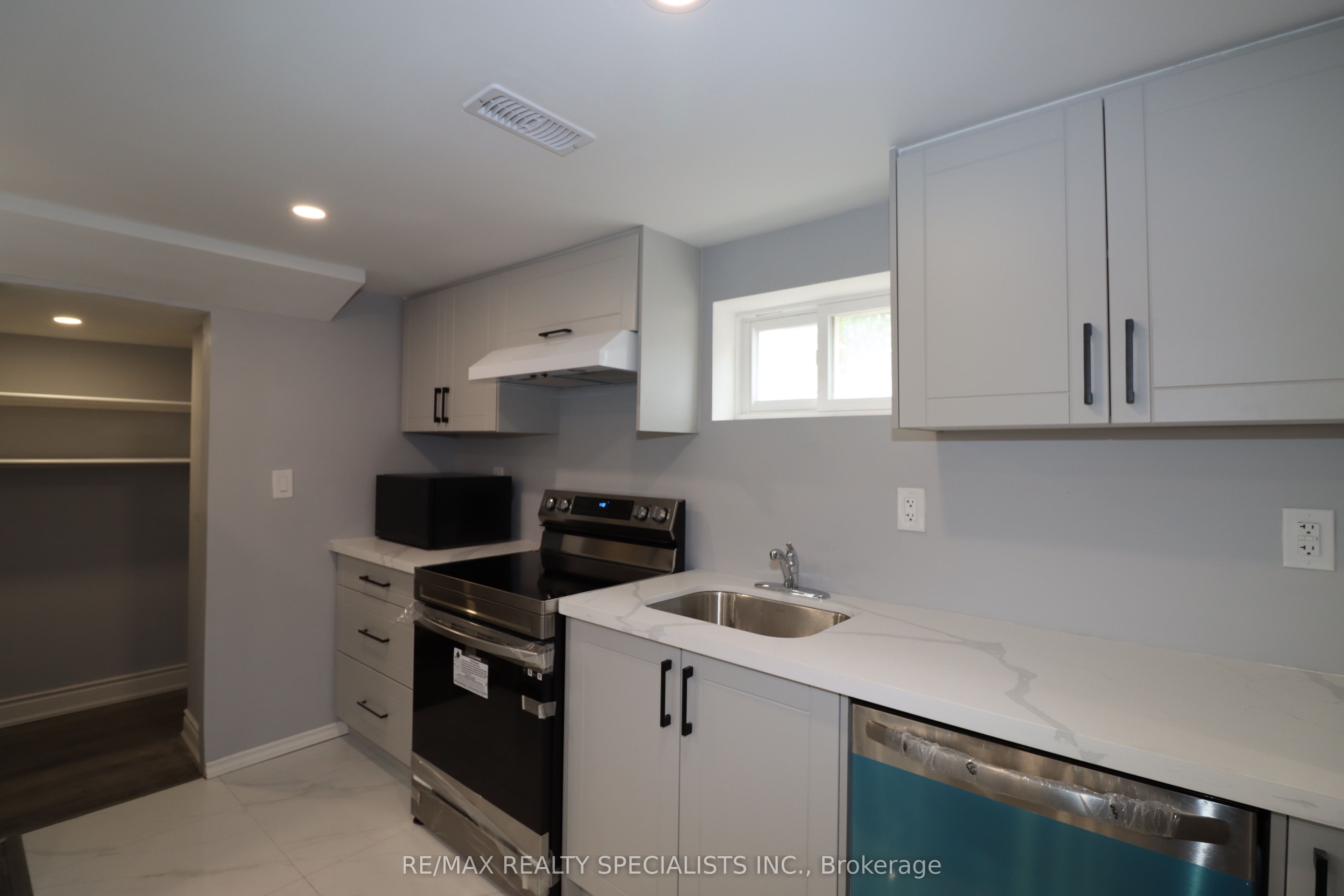 81 Gretna Drive Property Photo 4