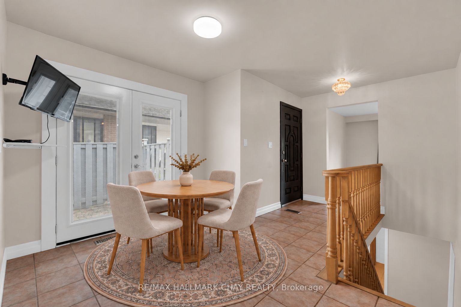 21 Ontario Street Property Photo 10