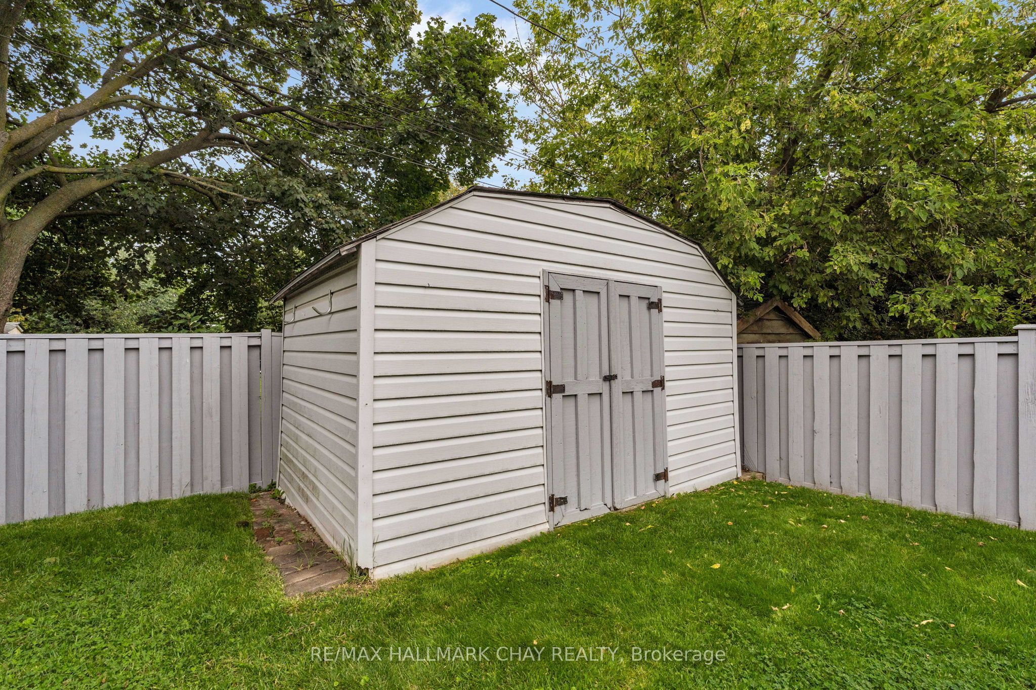 21 Ontario Street Property Photo 27