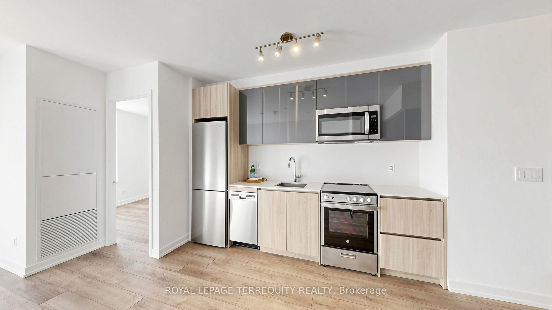 3100 Keele Street 519 Property Photo 6