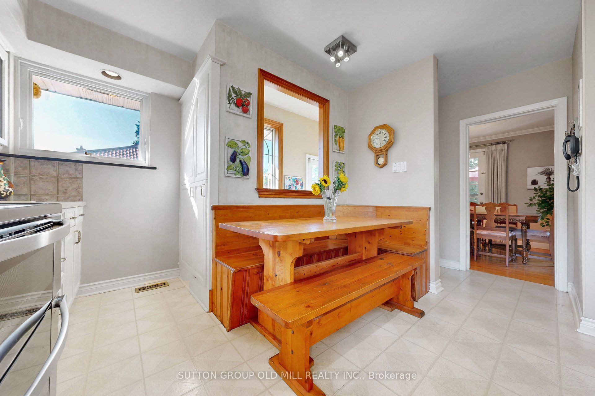 4 Ravenscrest Drive Property Photo 9