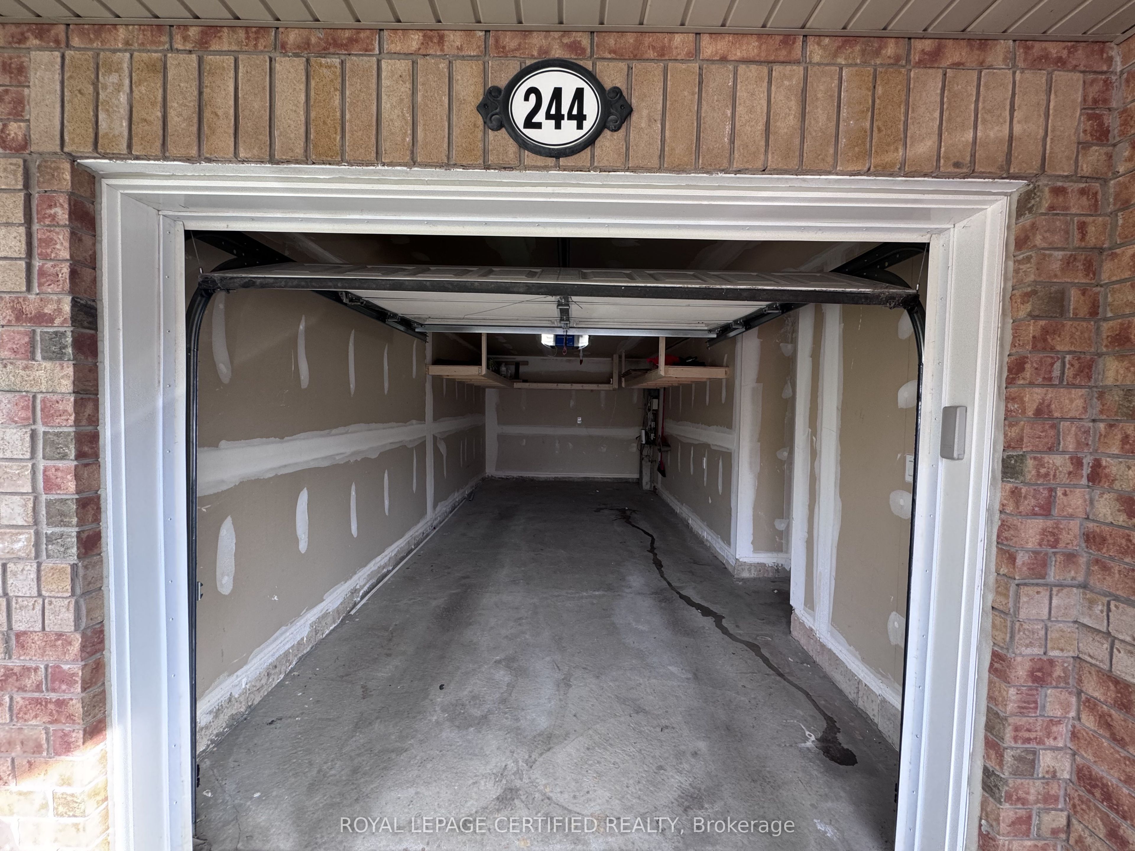 244 Mortimer Crescent Property Photo 3