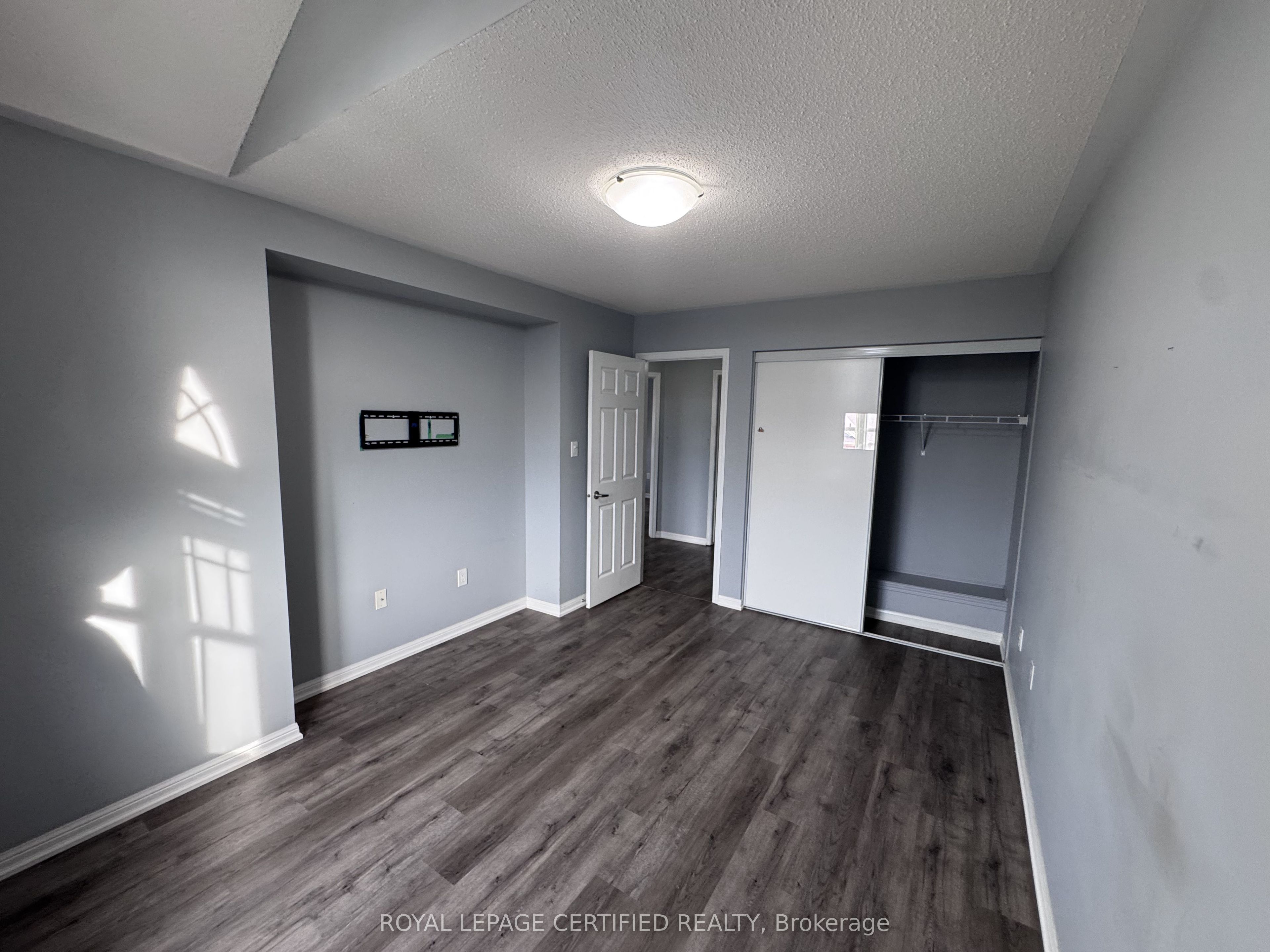 244 Mortimer Crescent Property Photo 20