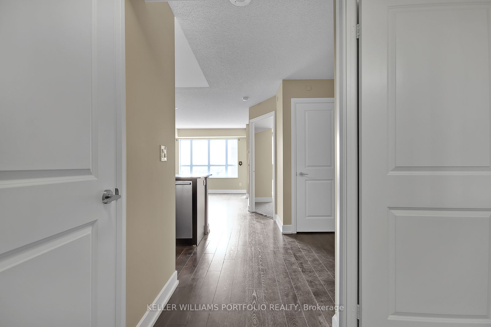 6 Eva Road 509 Property Photo 2