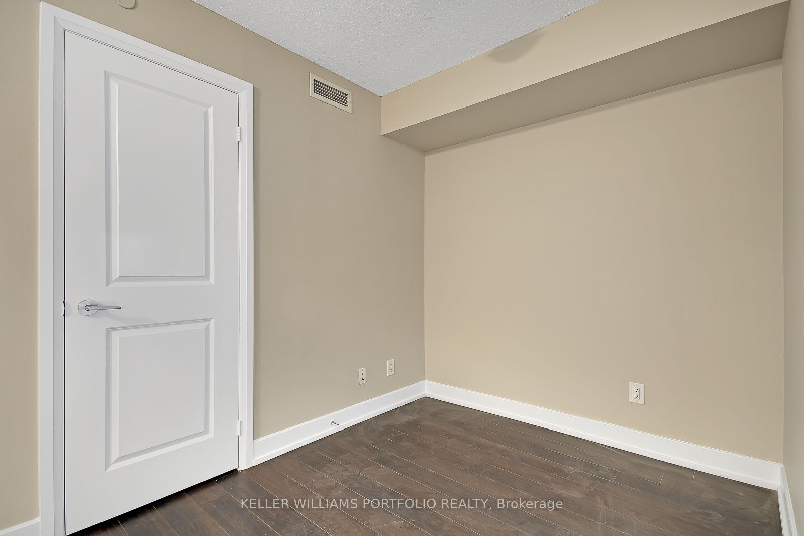 6 Eva Road 509 Property Photo 6