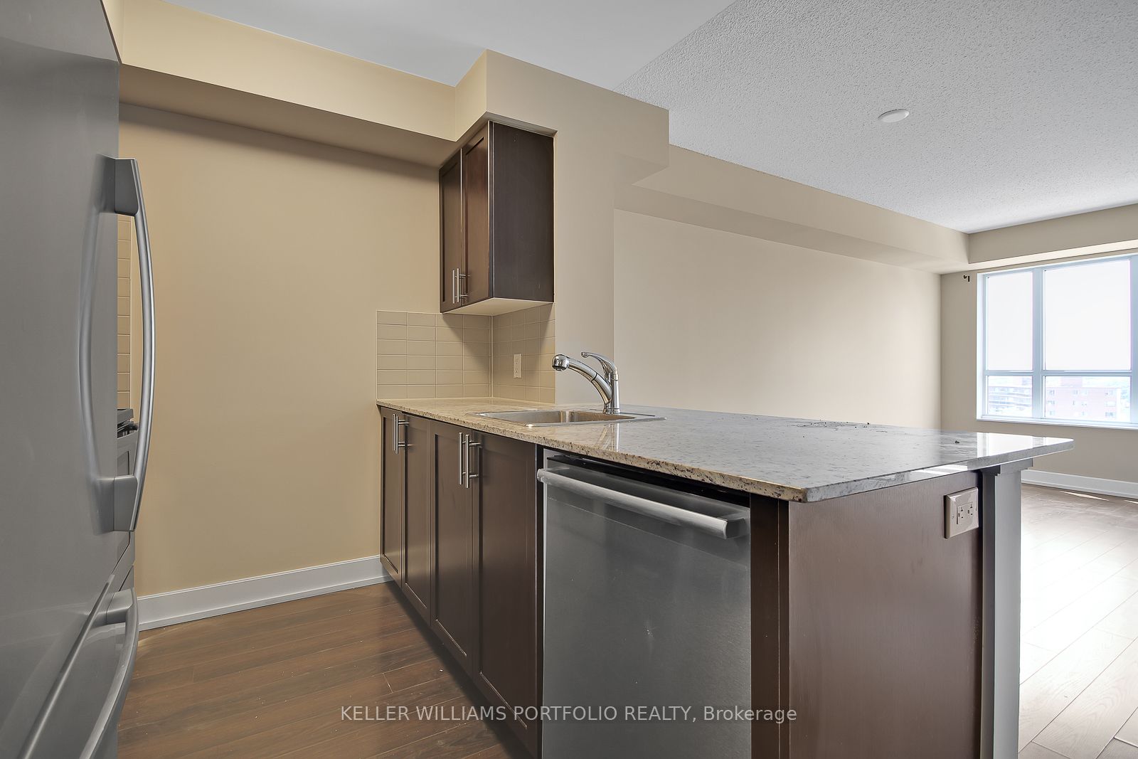 6 Eva Road 509 Property Photo 7