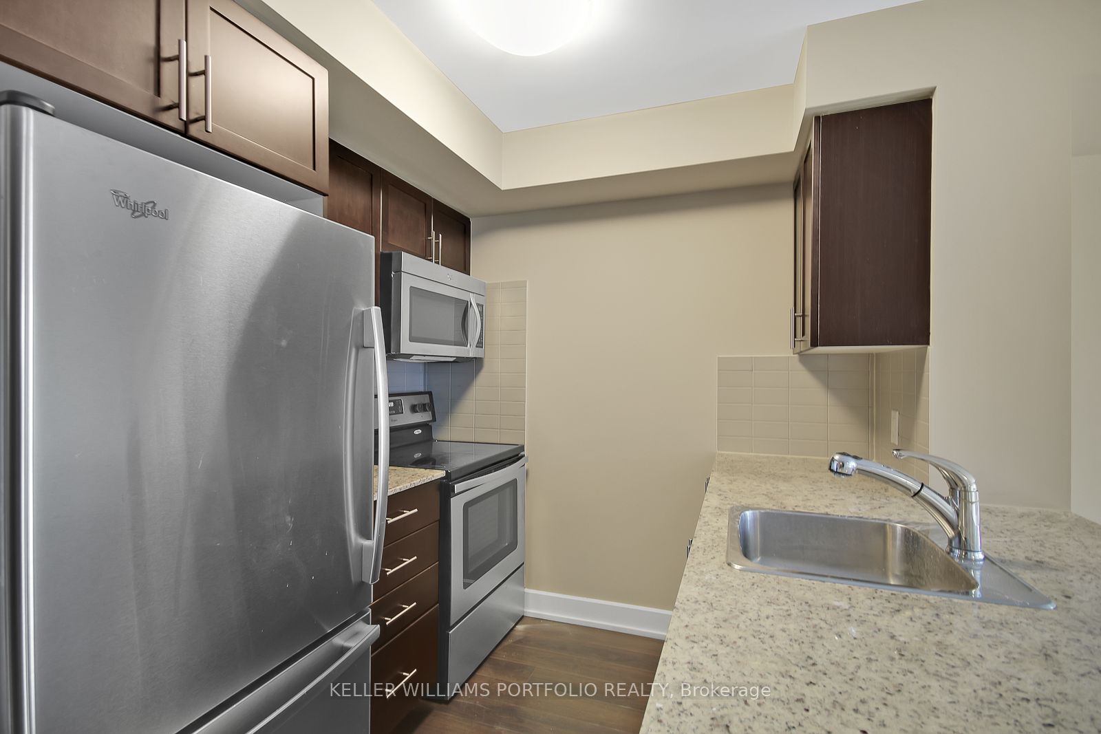 6 Eva Road 509 Property Photo 8