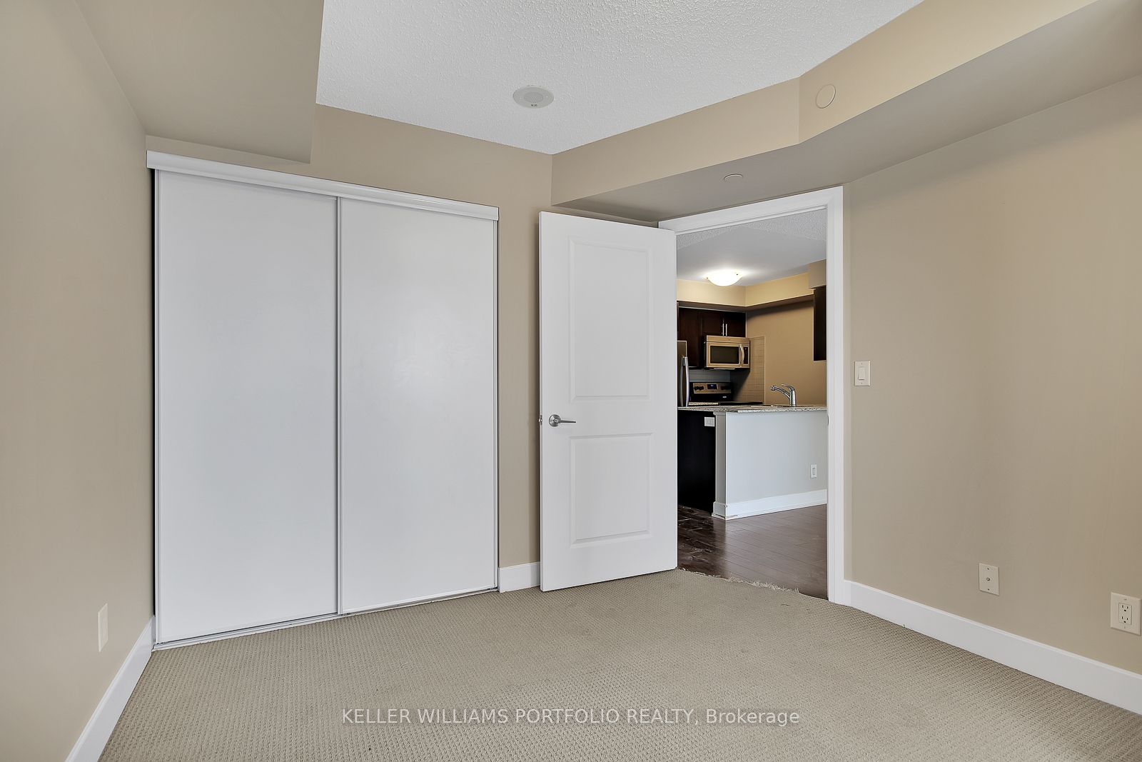 6 Eva Road 509 Property Photo 17
