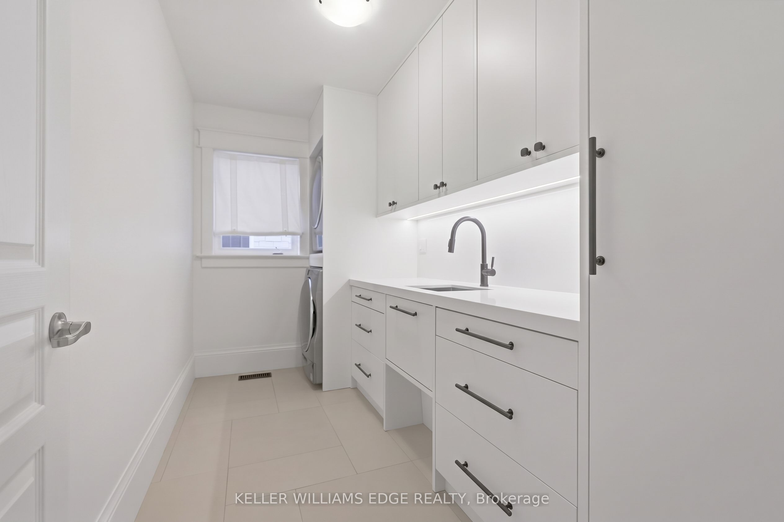 3202 Saltaire Crescent Property Photo 15