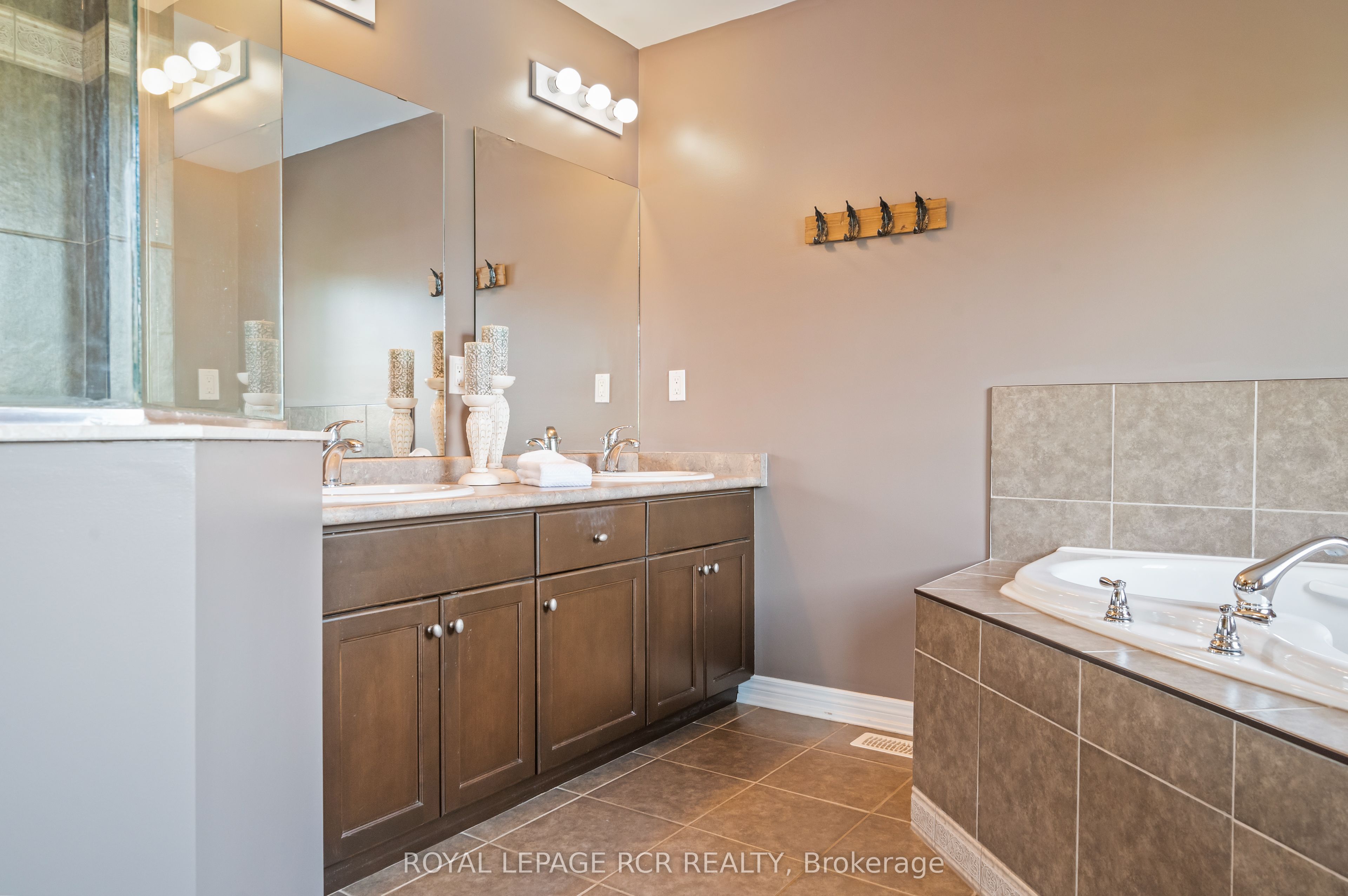 170 Elaine Drive Property Photo 25
