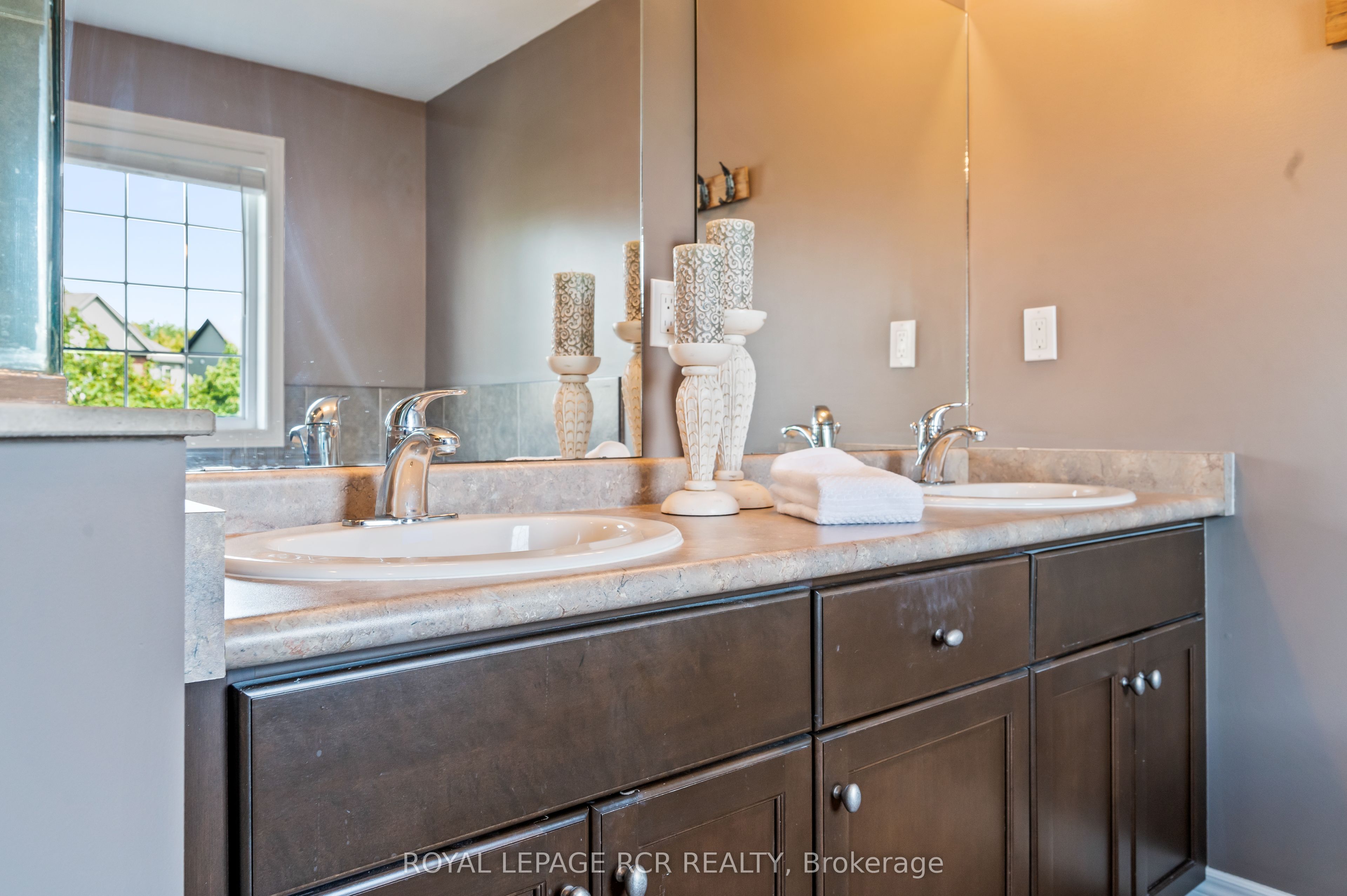 170 Elaine Drive Property Photo 28