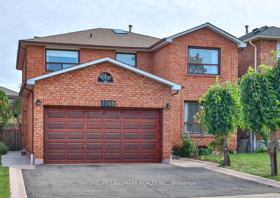 1049 Wetherby Lane E Property Photo 1