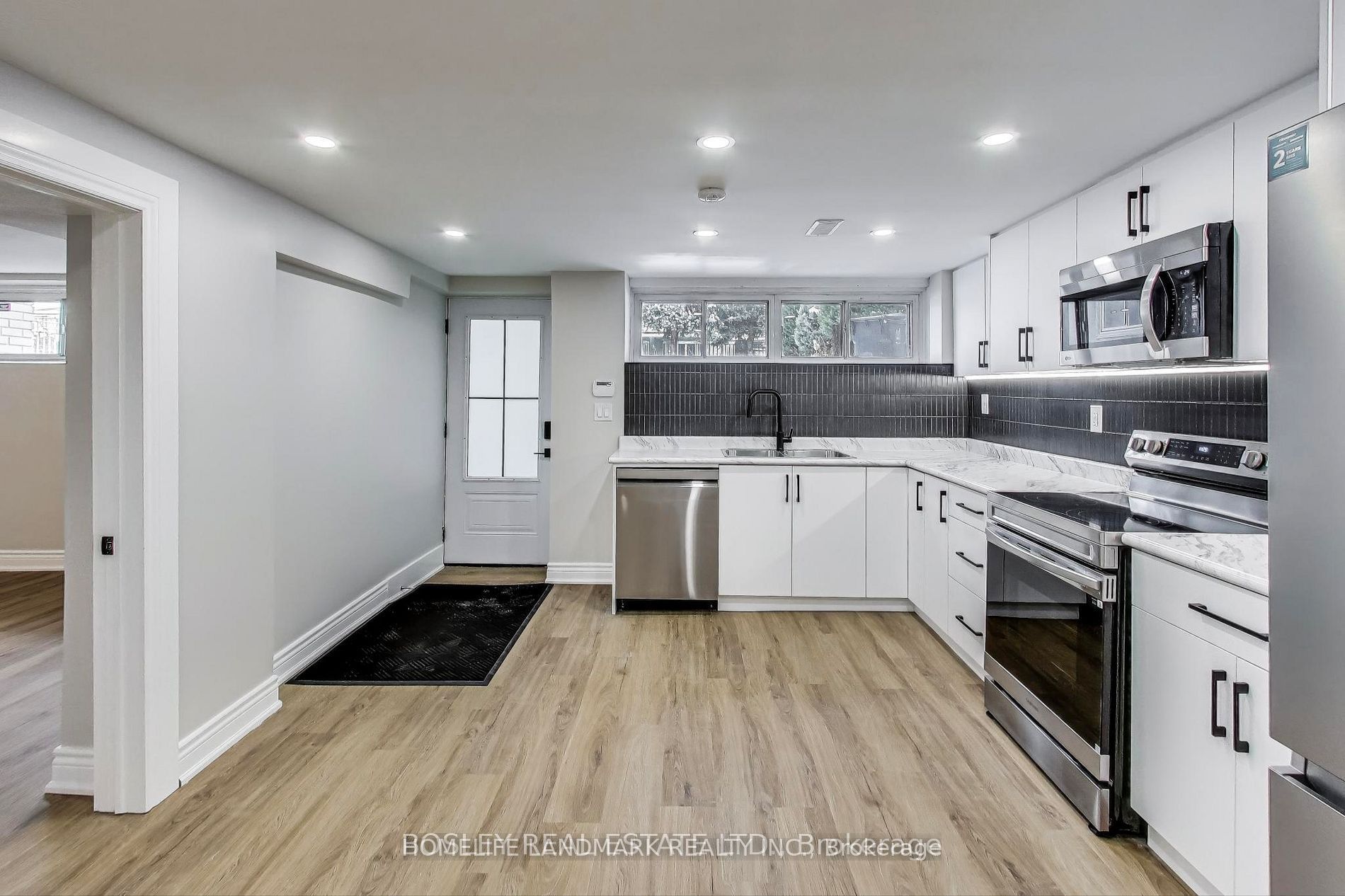 89 Chiswick Avenue Lower Property Photo 2