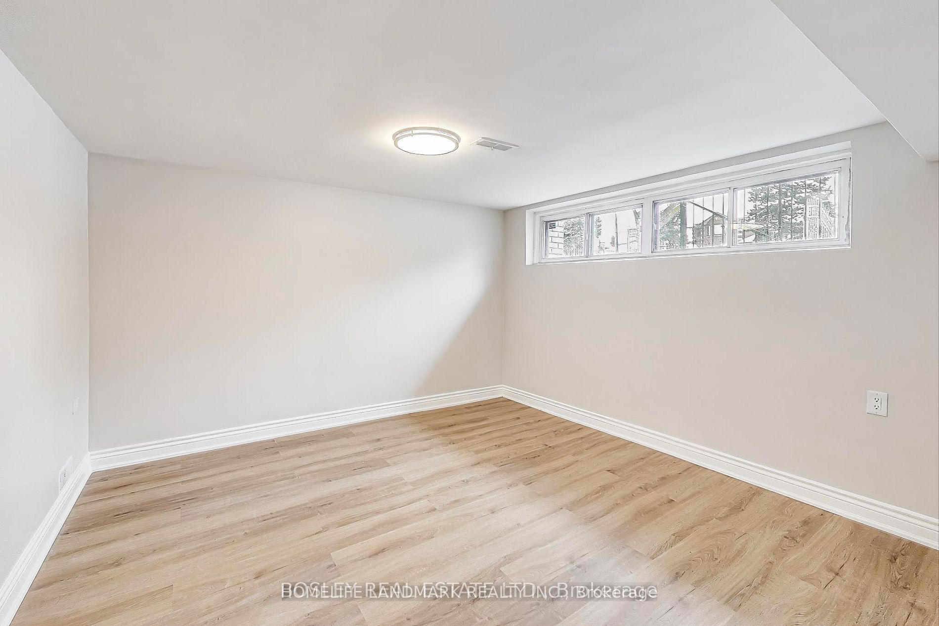89 Chiswick Avenue Lower Property Photo 9