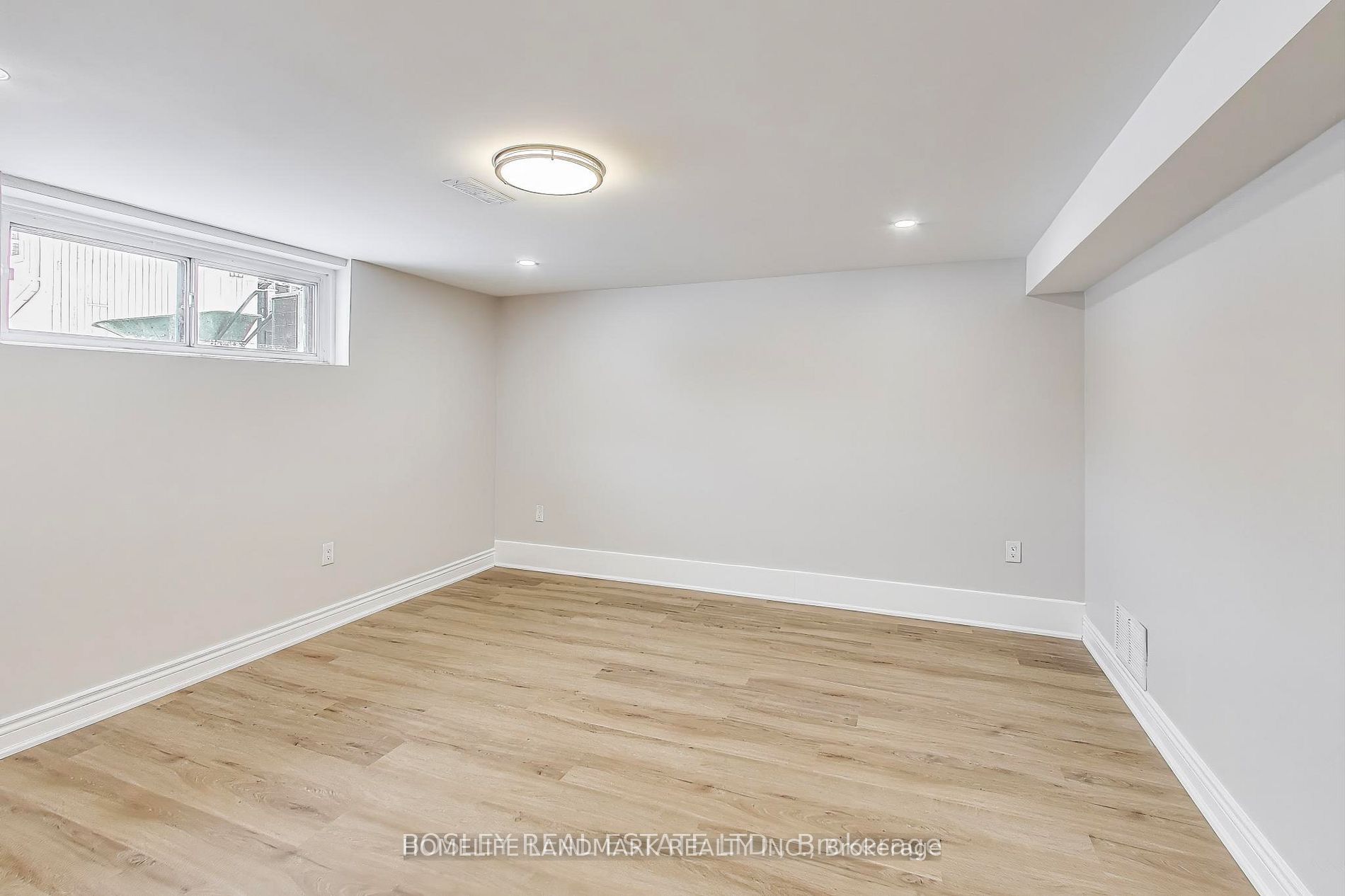 89 Chiswick Avenue Lower Property Photo 12