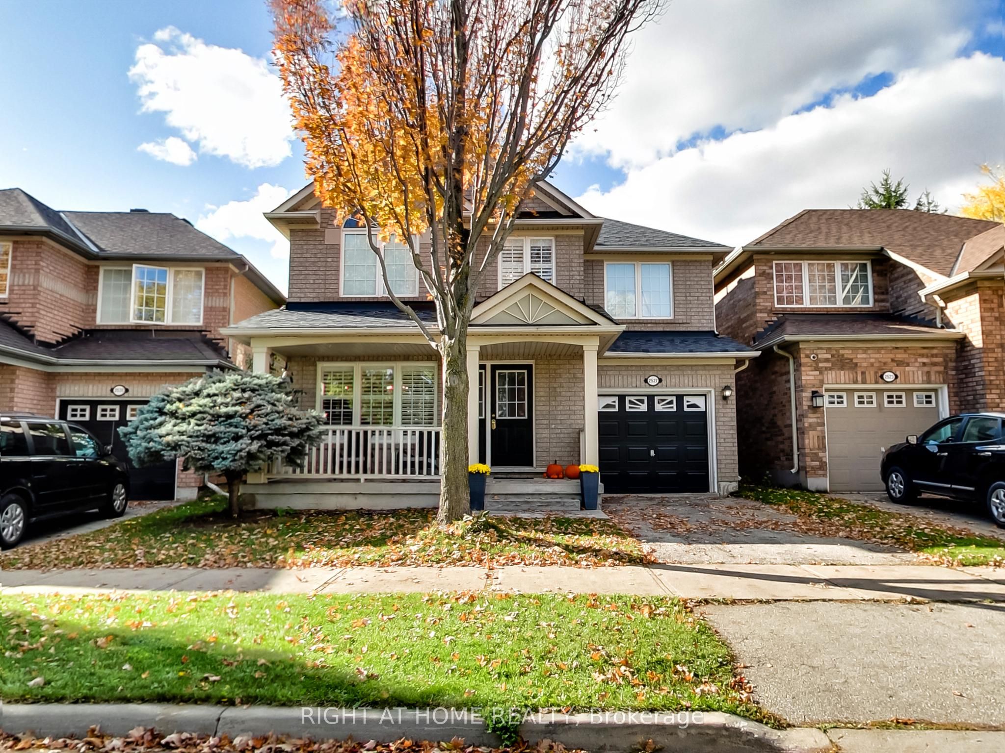 2527 Nettlecreek Crescent Property Photo 1