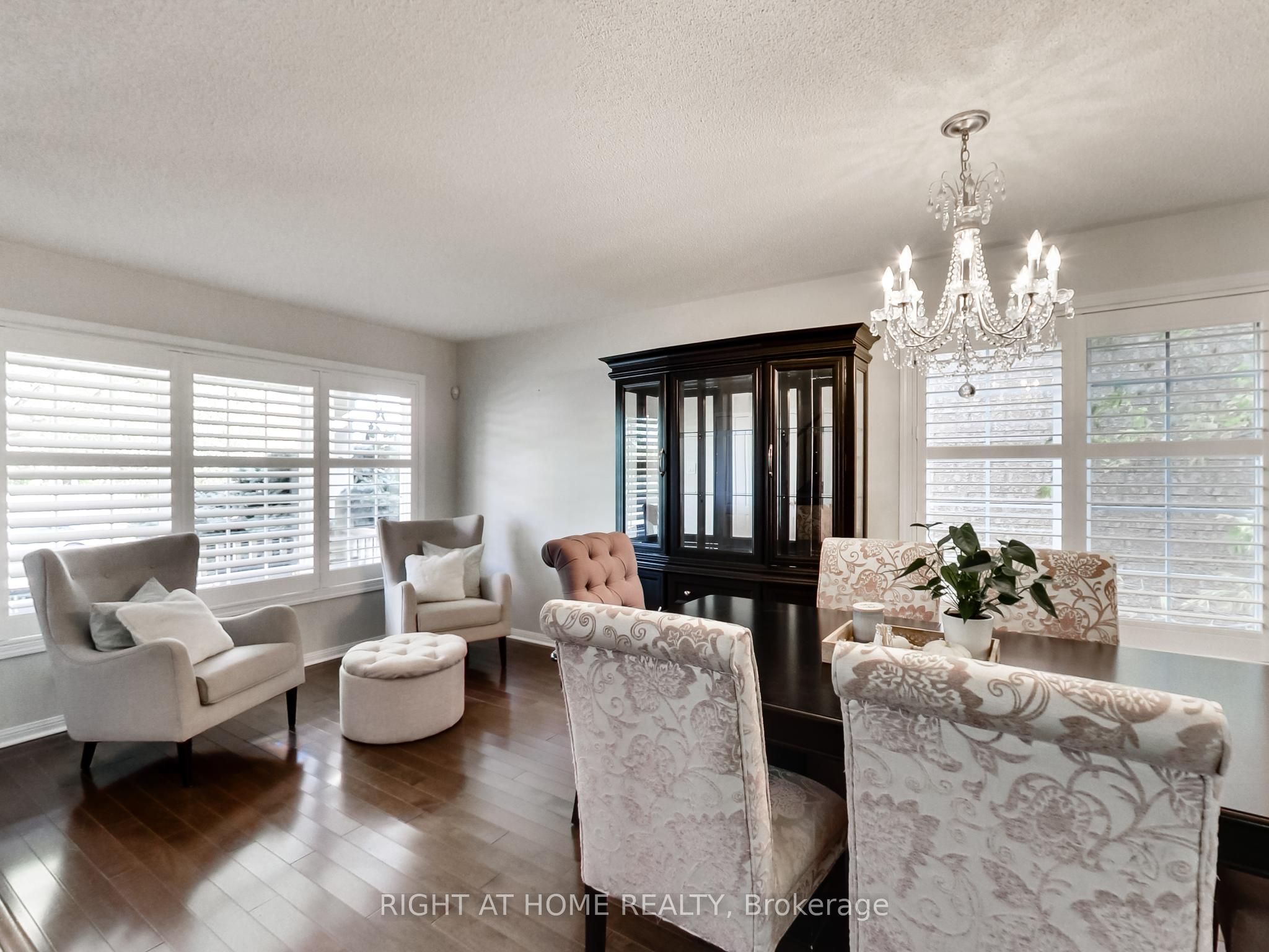 2527 Nettlecreek Crescent Property Photo 4