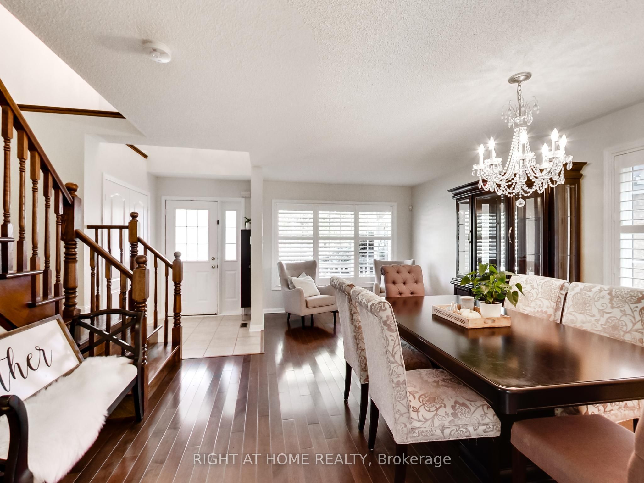 2527 Nettlecreek Crescent Property Photo 8