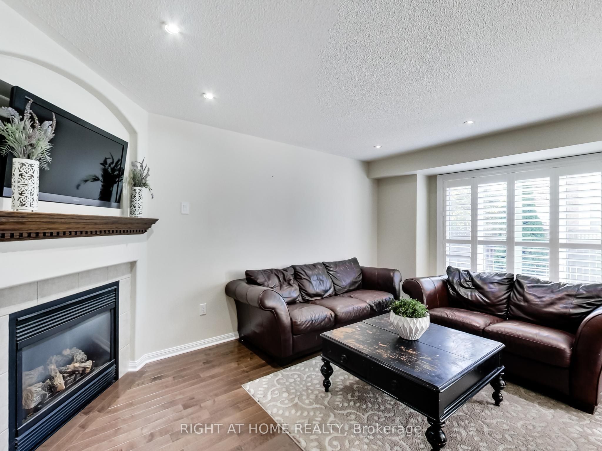 2527 Nettlecreek Crescent Property Photo 10